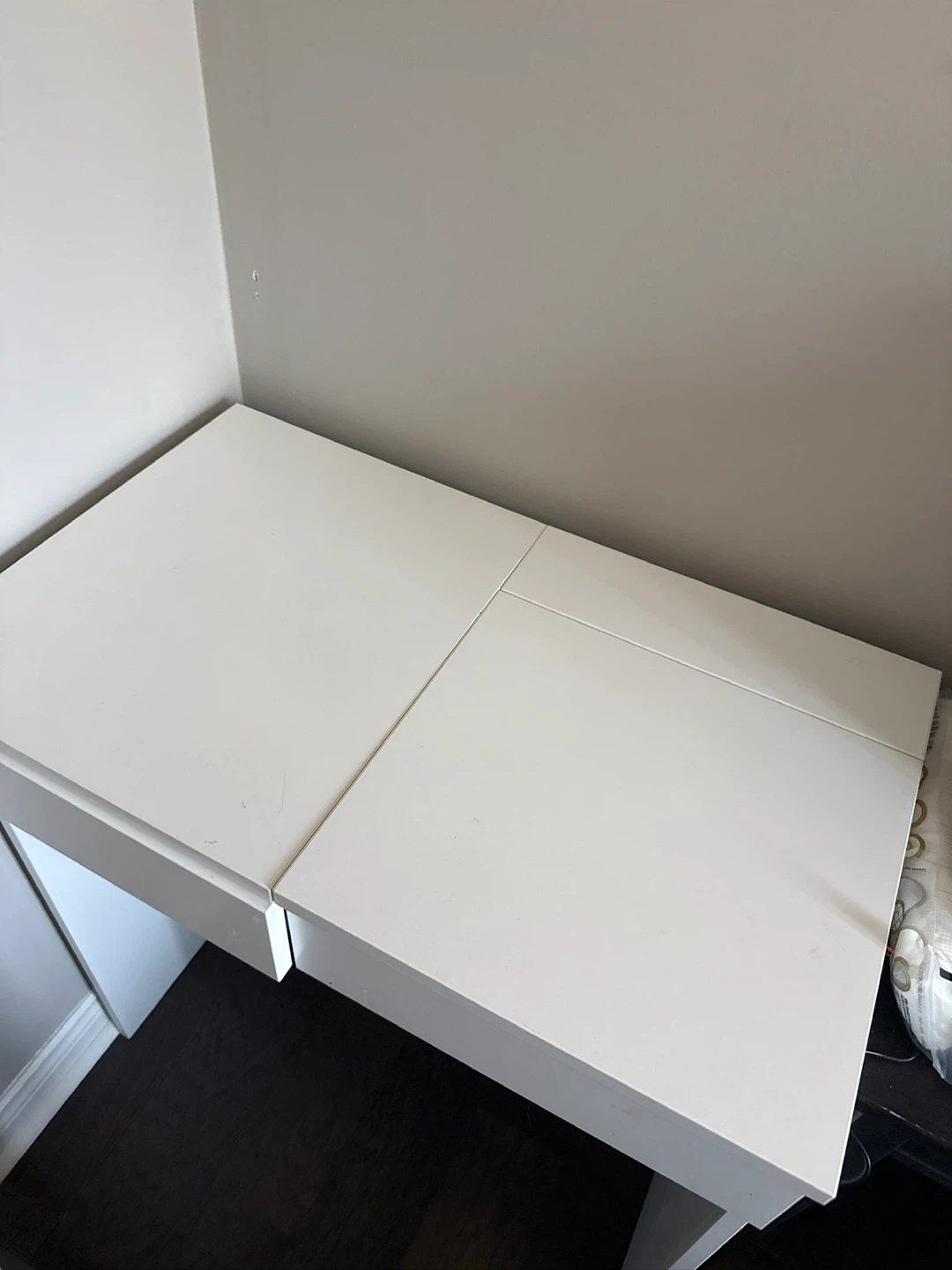 White Vanity Desk with Flip-Top Mirror and Organizer