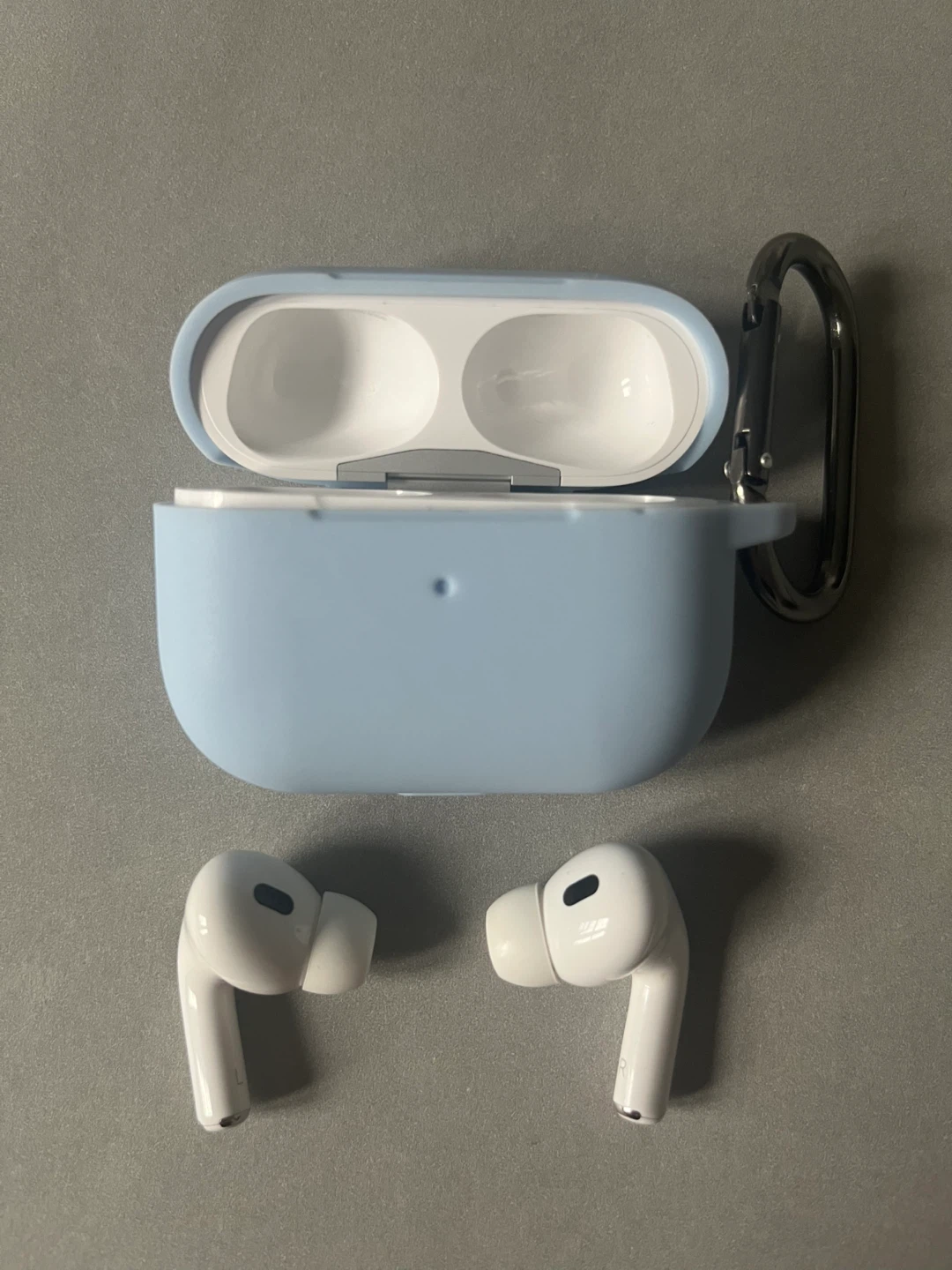 Apple AirPods Pro (2nd generation) with Charging Case - photo 3