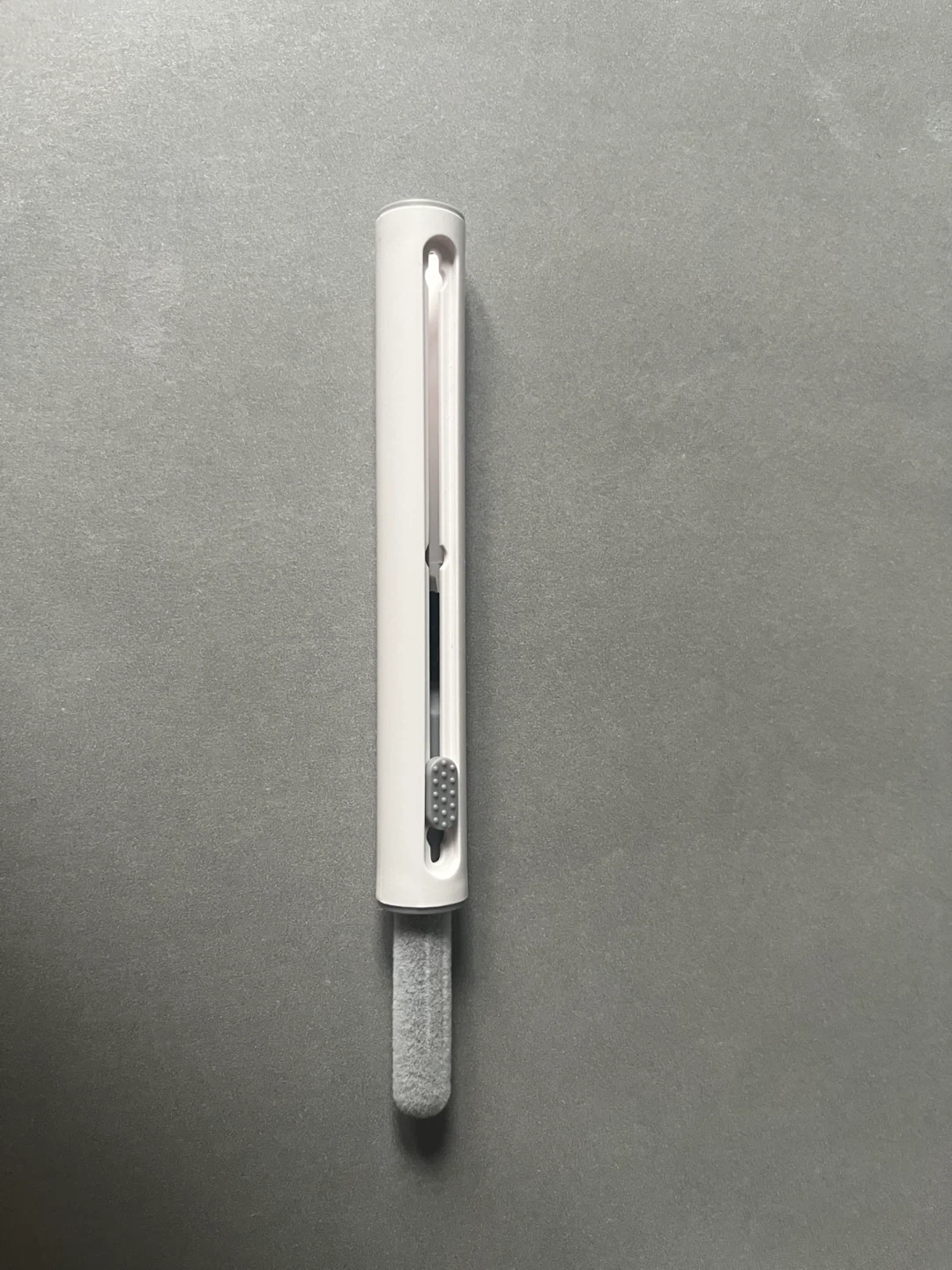 Apple AirPods Pro (2nd generation) with Charging Case - photo 5
