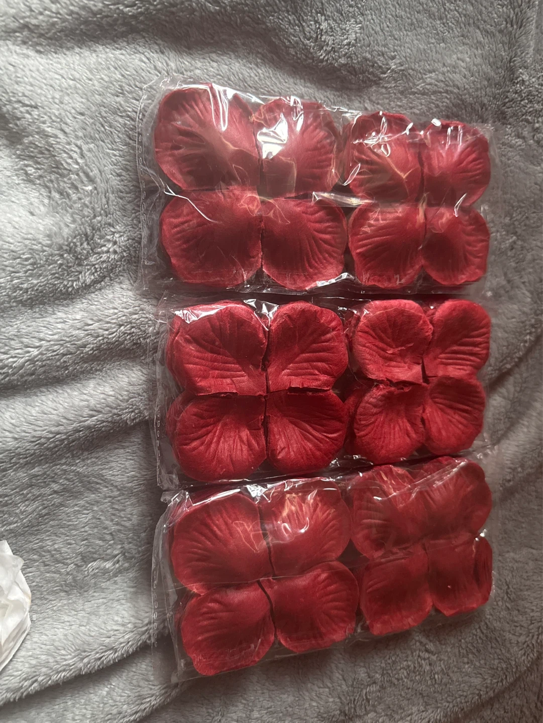 Red Artificial Rose Petals - Pack of 3 - photo 2