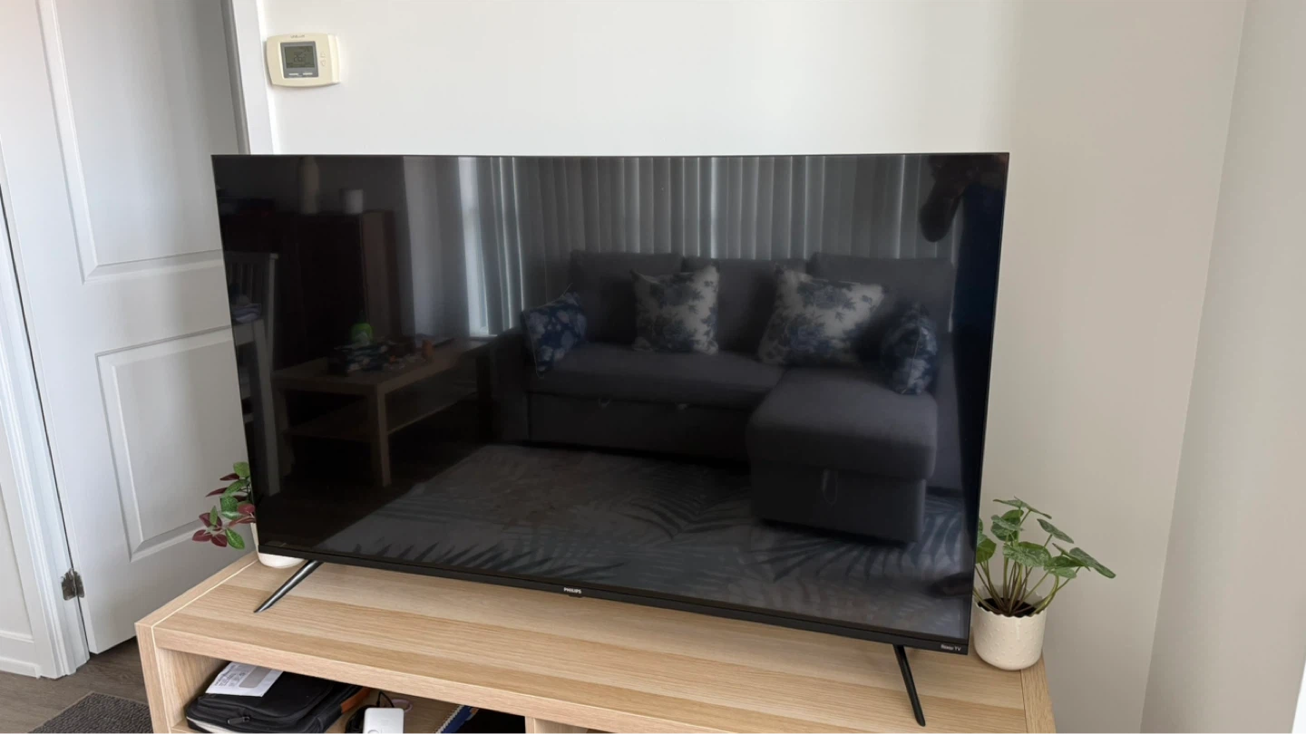 LIKE NEW (2 Months) - 55" Philips 4K UHD Roku Smart TV - photo 2