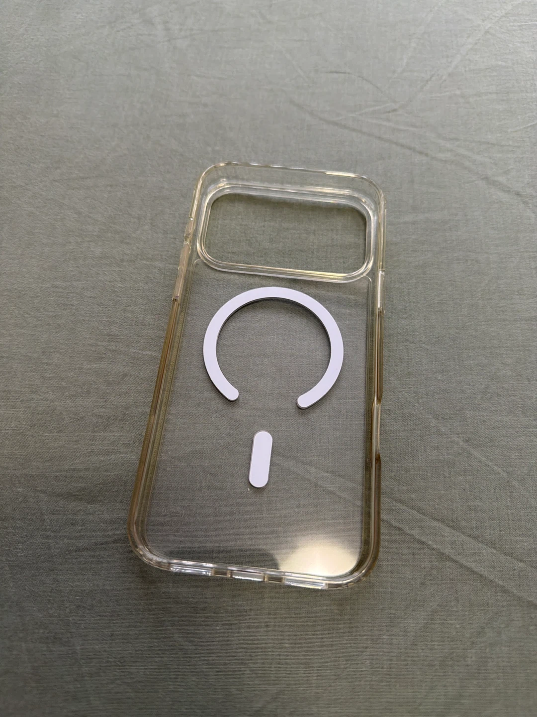 Clear MagSafe iPhone 17 Pro Max case - photo 2