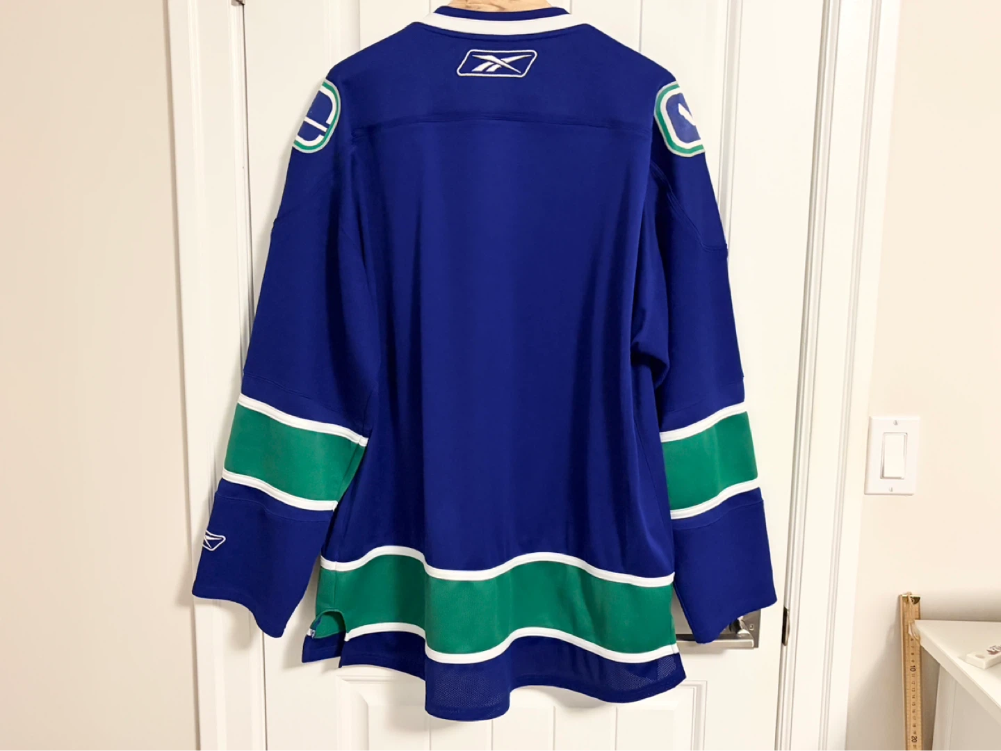 Authentic Vancouver Canucks Blue Orca Home Jersey Size XXL 2XL - photo 5
