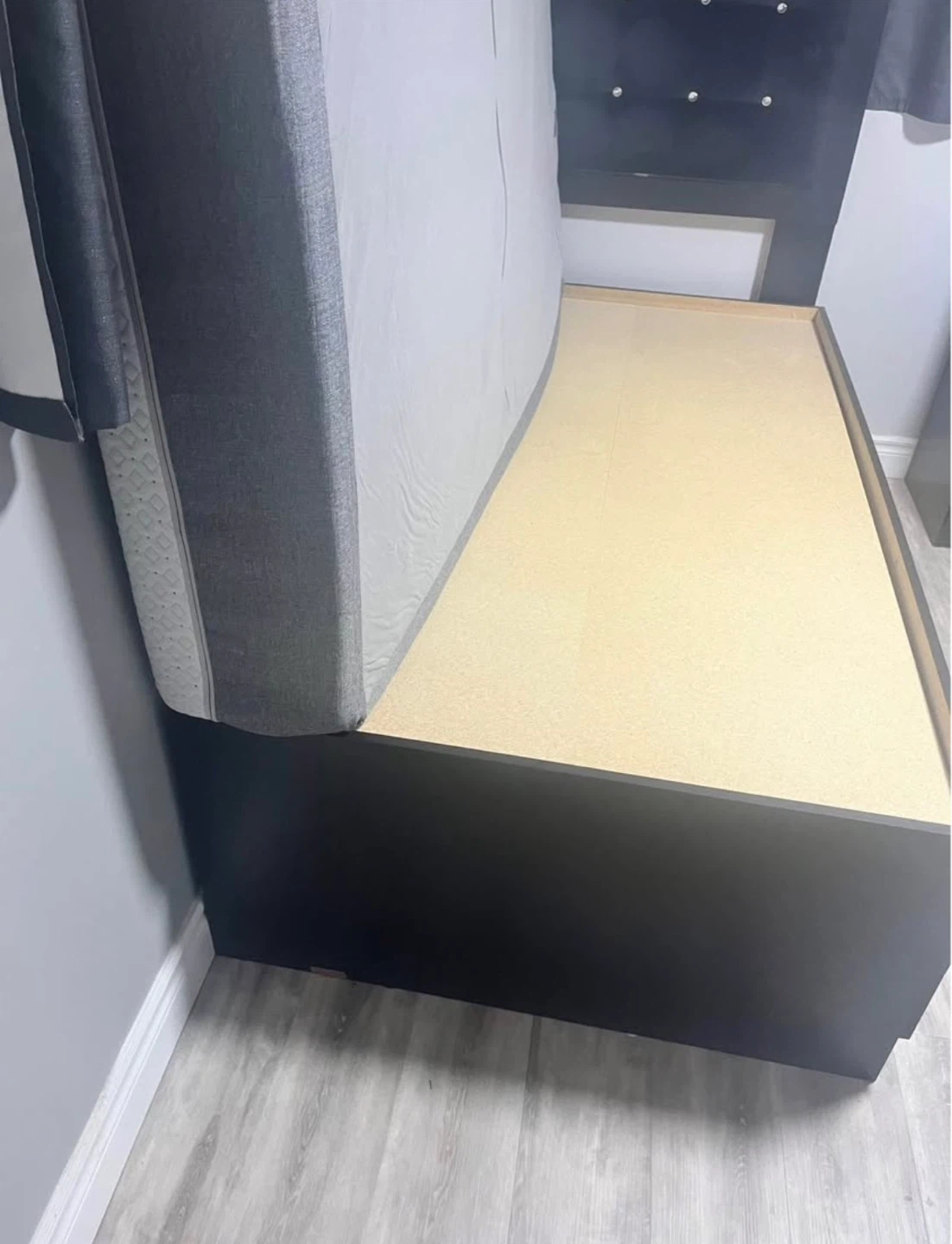 Black Velvet Tufted Headboard Bed Frame with Storage Drawers - photo 3