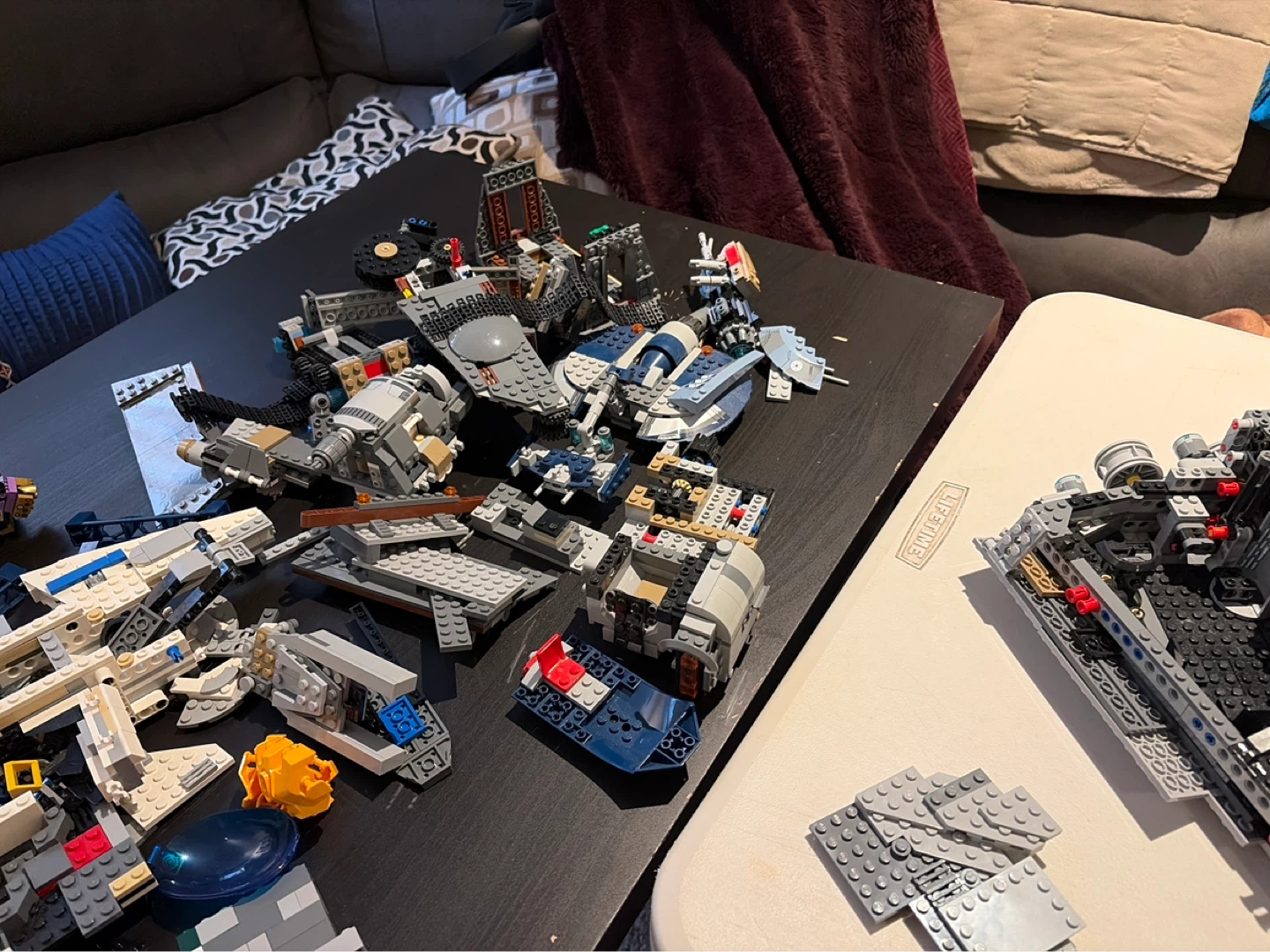 LEGO Bricks and Minifigures and complete sets - photo 5