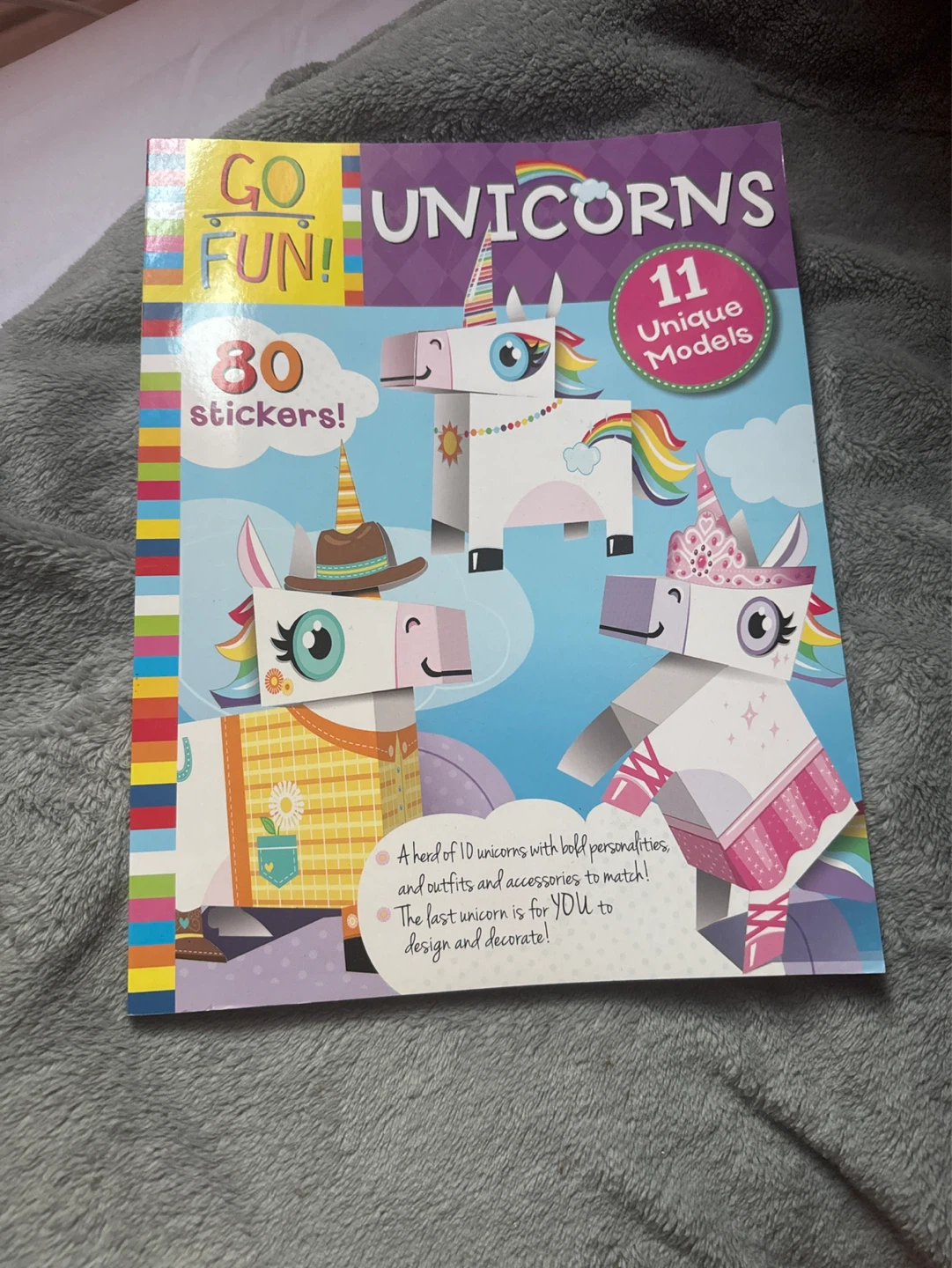 Go Fun! Unicorns Sticker Book