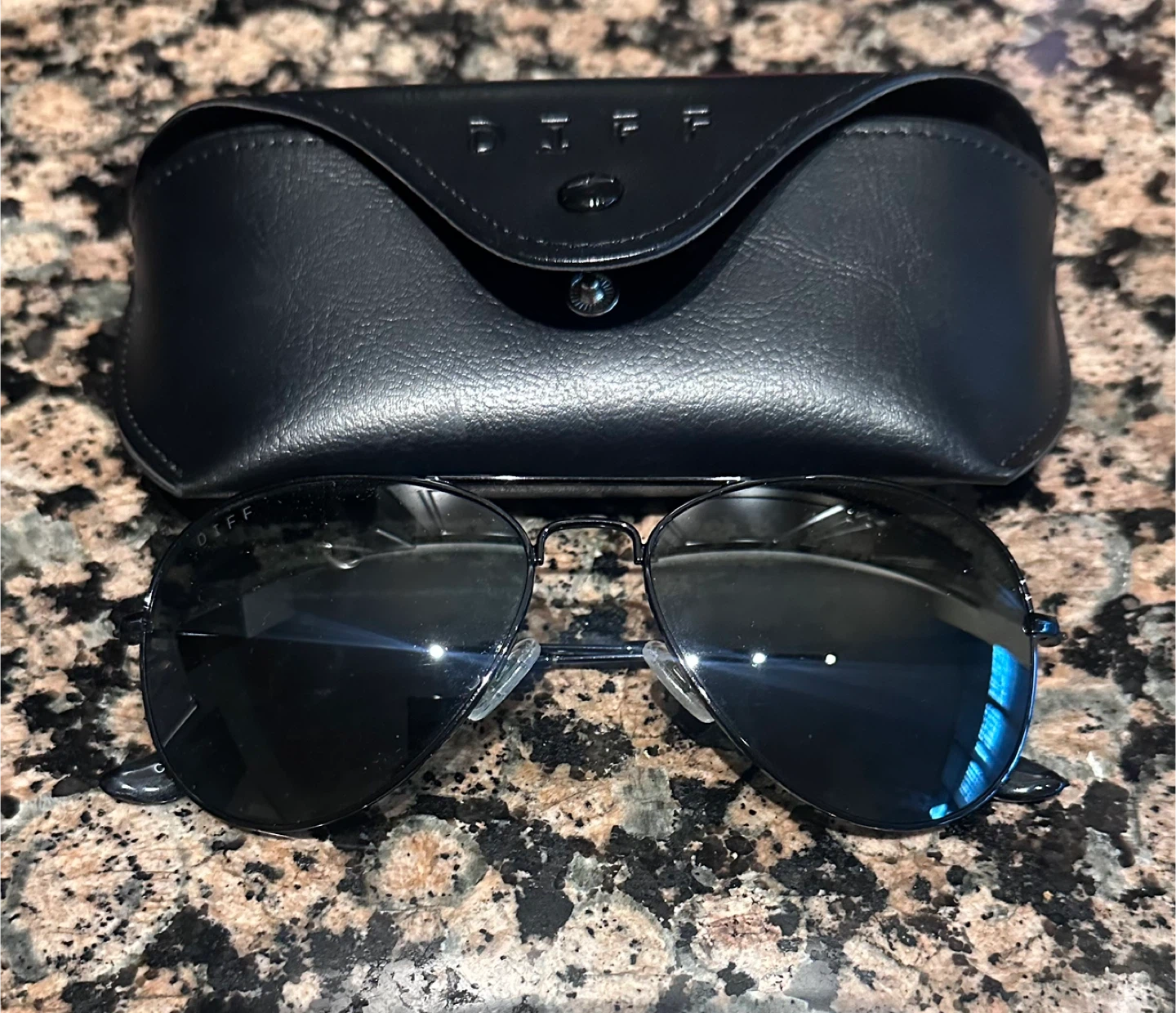 Women’s DIFF Aviator Sunglasses with Case