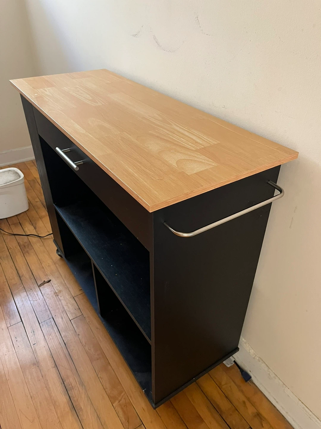 Kitchen counter/storage - photo 2