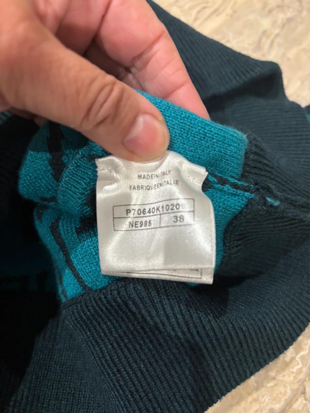 CHANEL size 6 ladies Black & Teal Knit Top Size 38 - photo 4