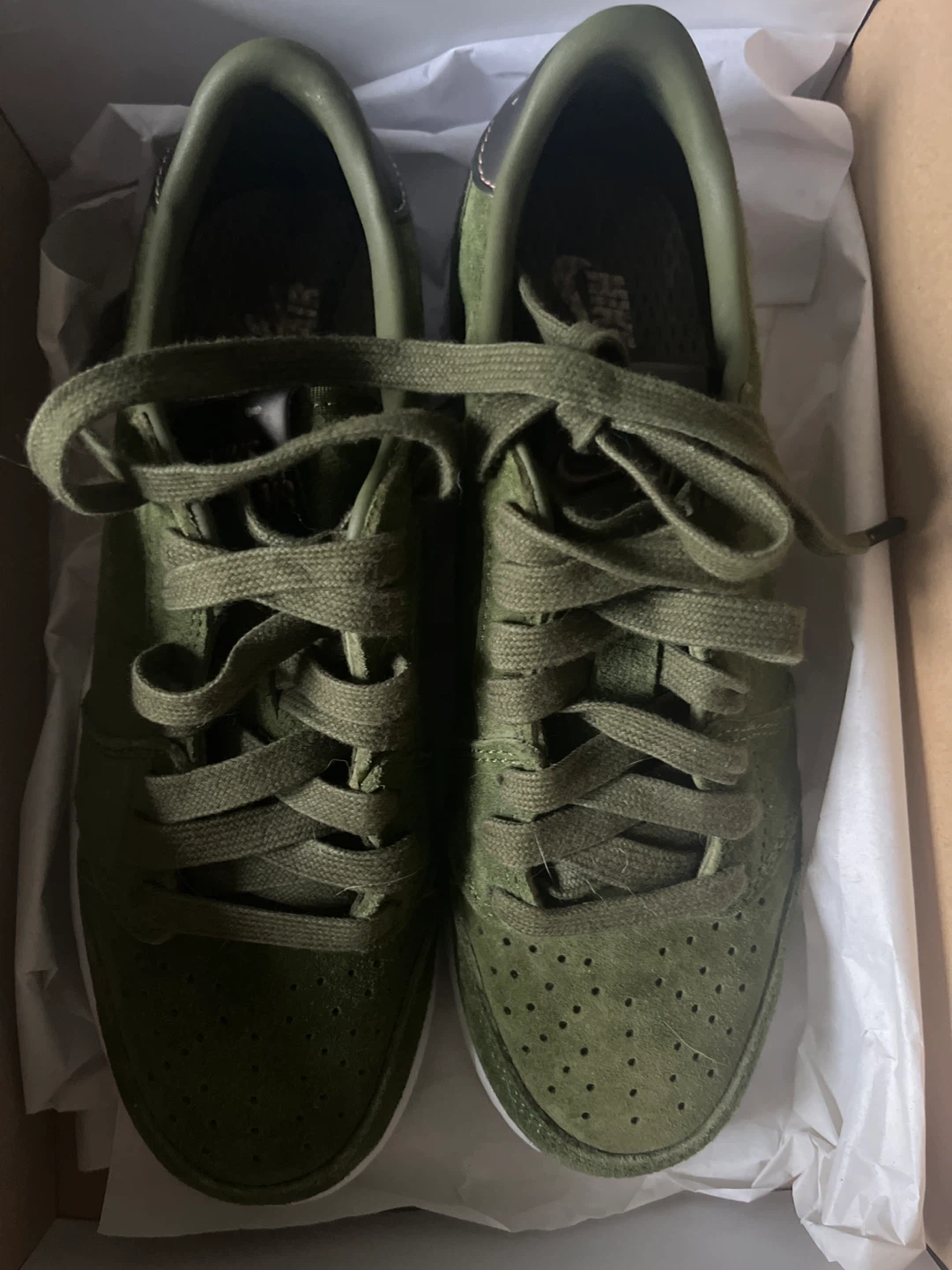 Air Jordan 1 Low SE Green Suede Sneakers - photo 2