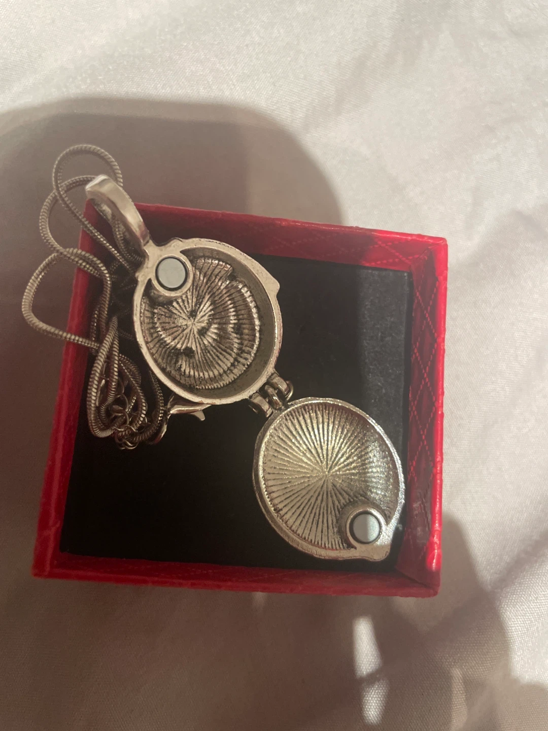Silver Tone Locket Necklace - photo 3