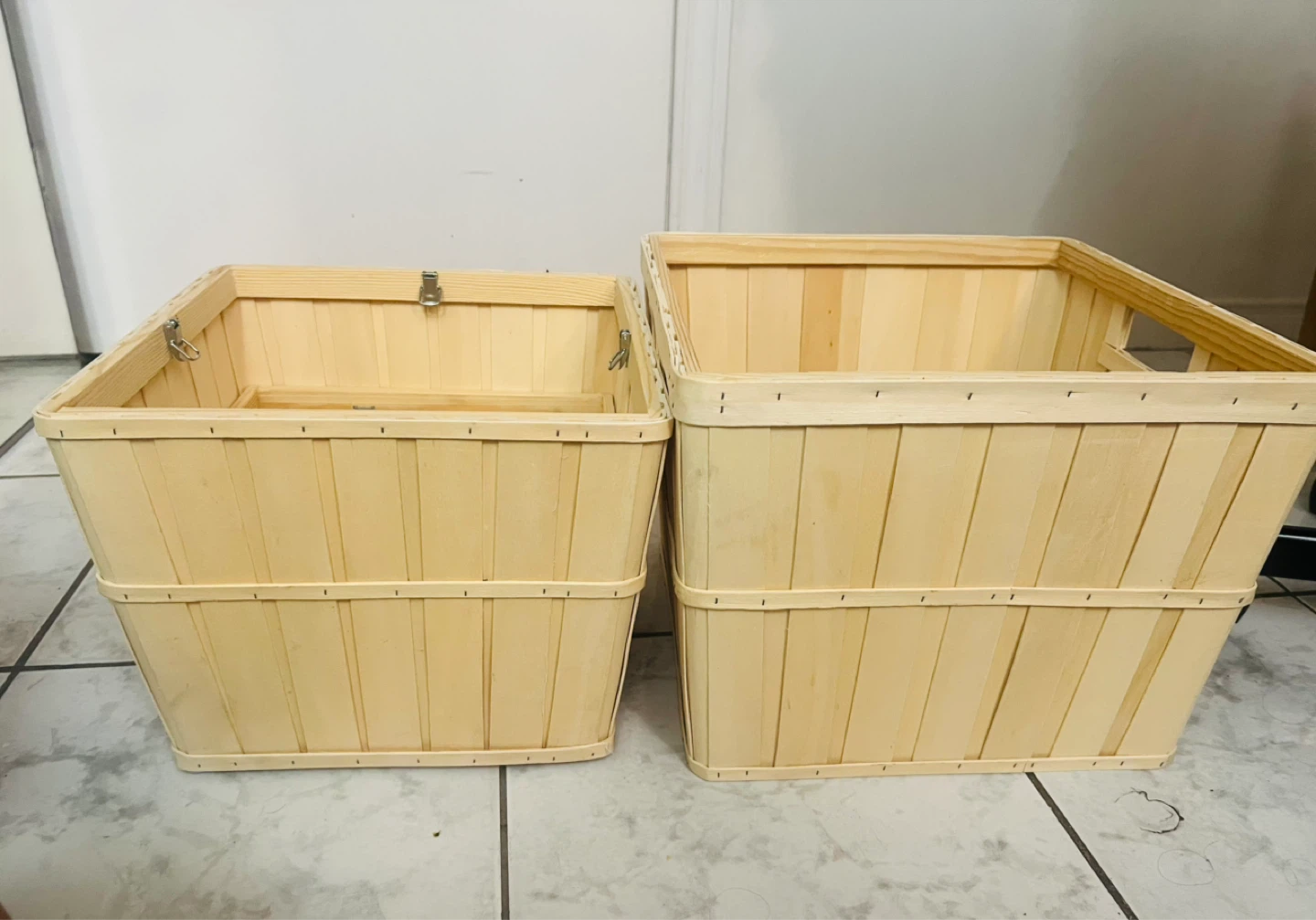 Elegant Collapsible Wooden Laundry Basket for a Stylish Home - photo 3