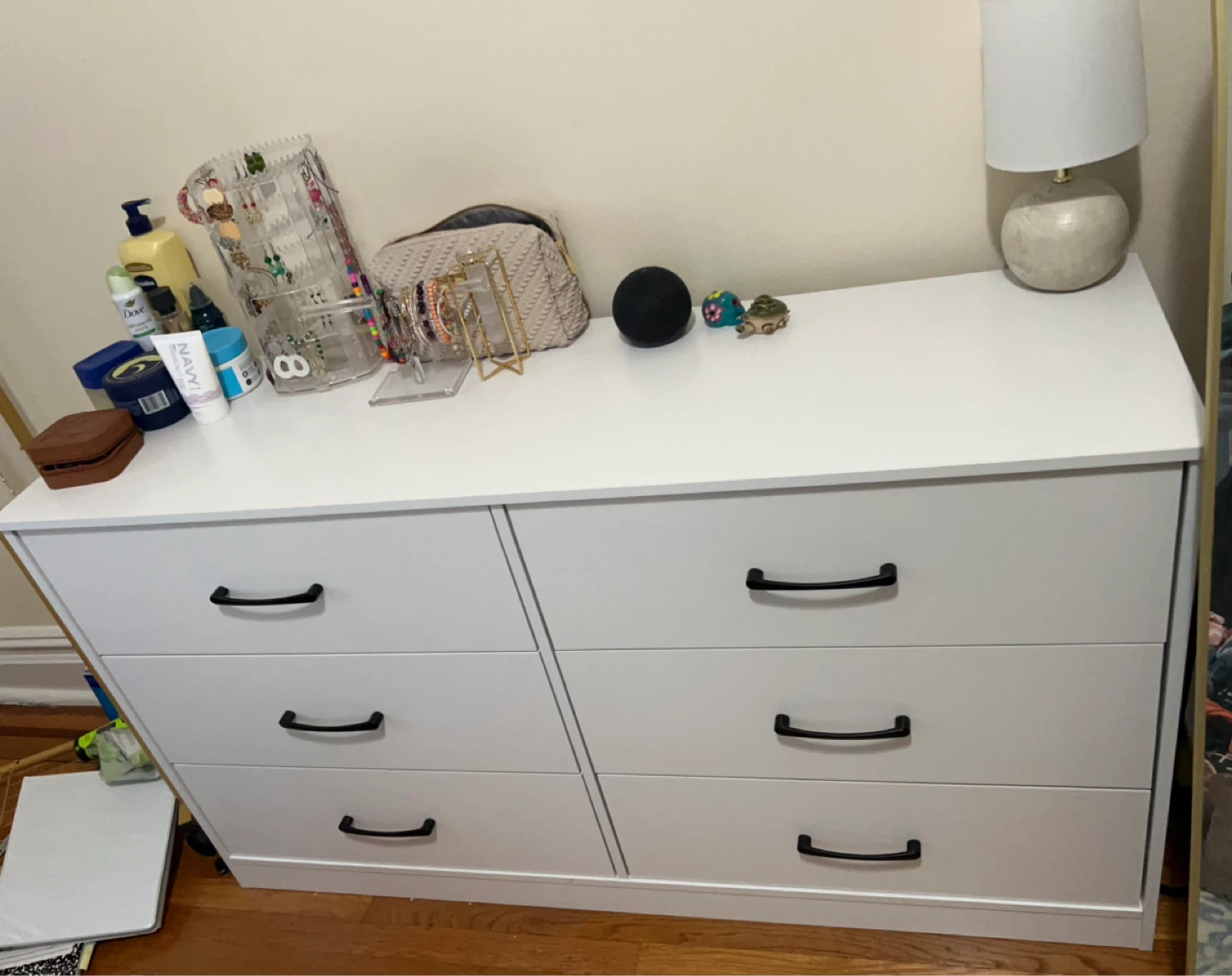 White 6-Drawer Dresser