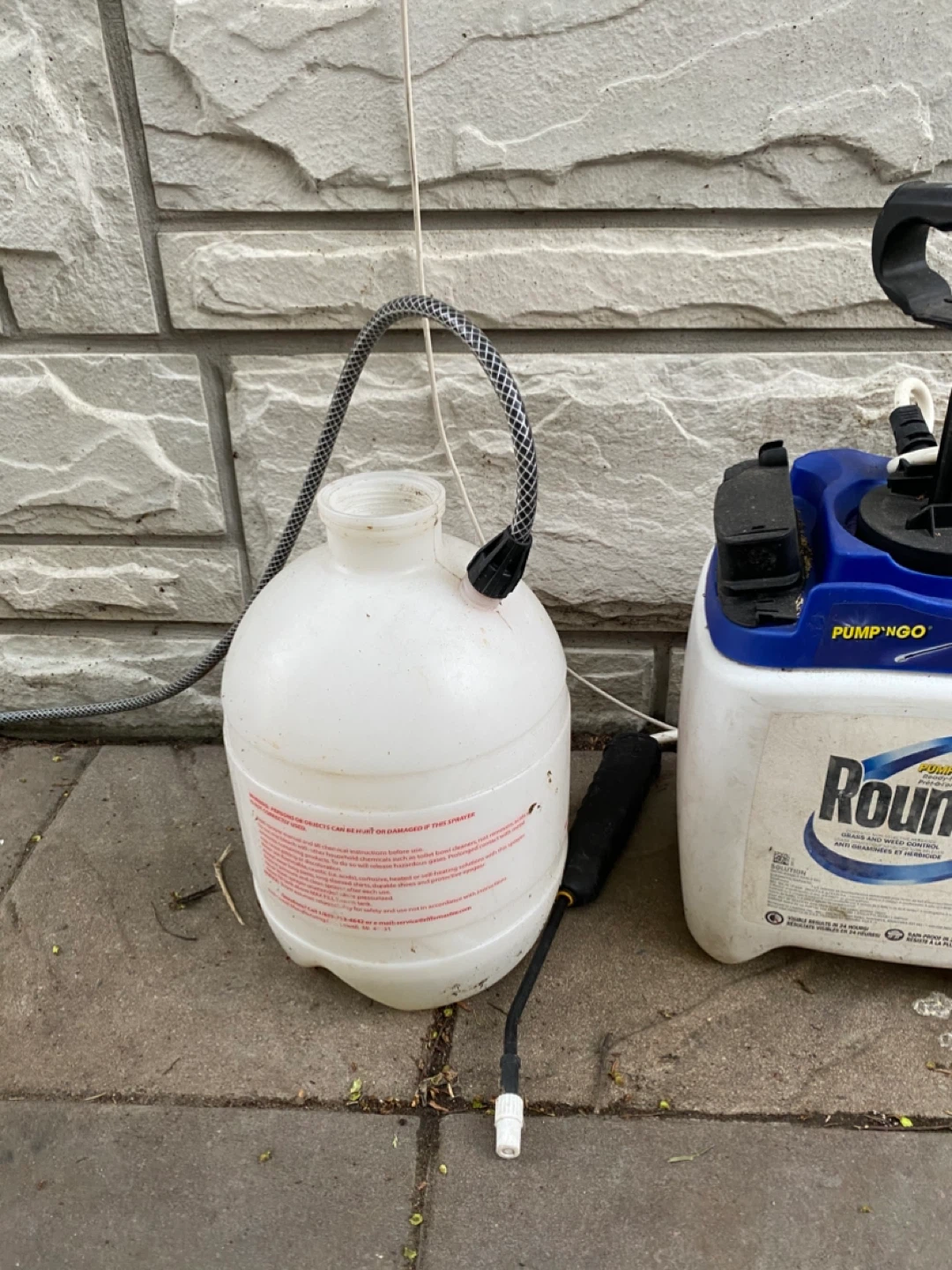 Ortho Bug-B-Gon Sprayer and Roundup Pump Sprayer - photo 3
