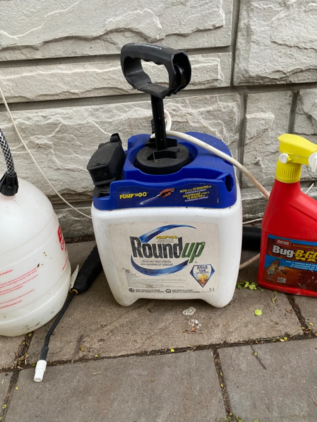 Ortho Bug-B-Gon Sprayer and Roundup Pump Sprayer - photo 4