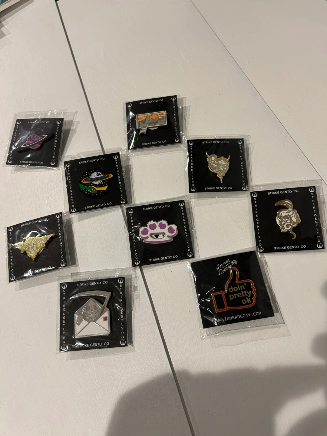 9 Enamel Pins - photo 2