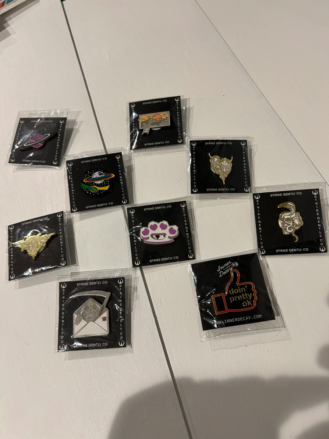 9 Enamel Pins - photo 3