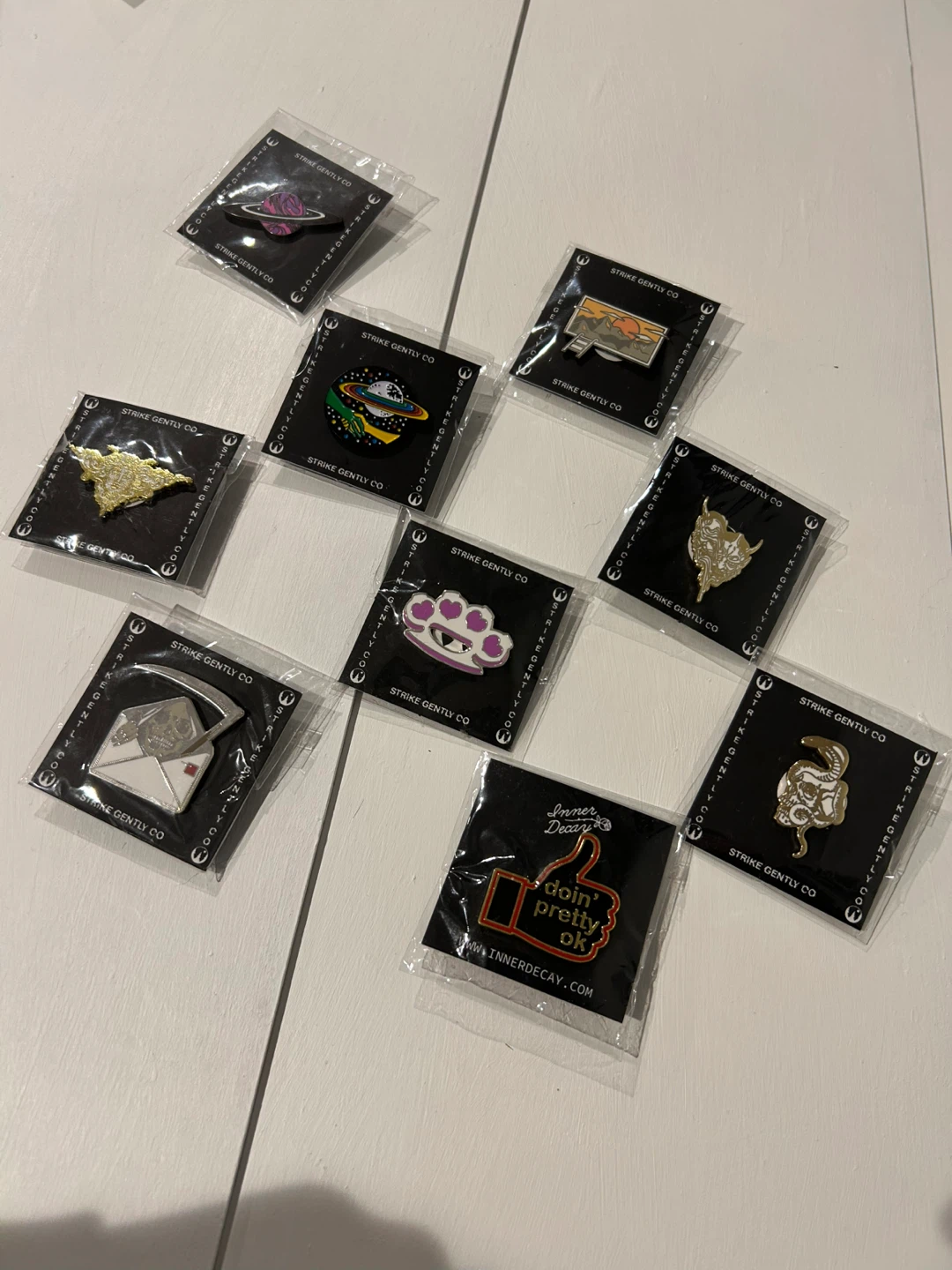 9 Enamel Pins - photo 4