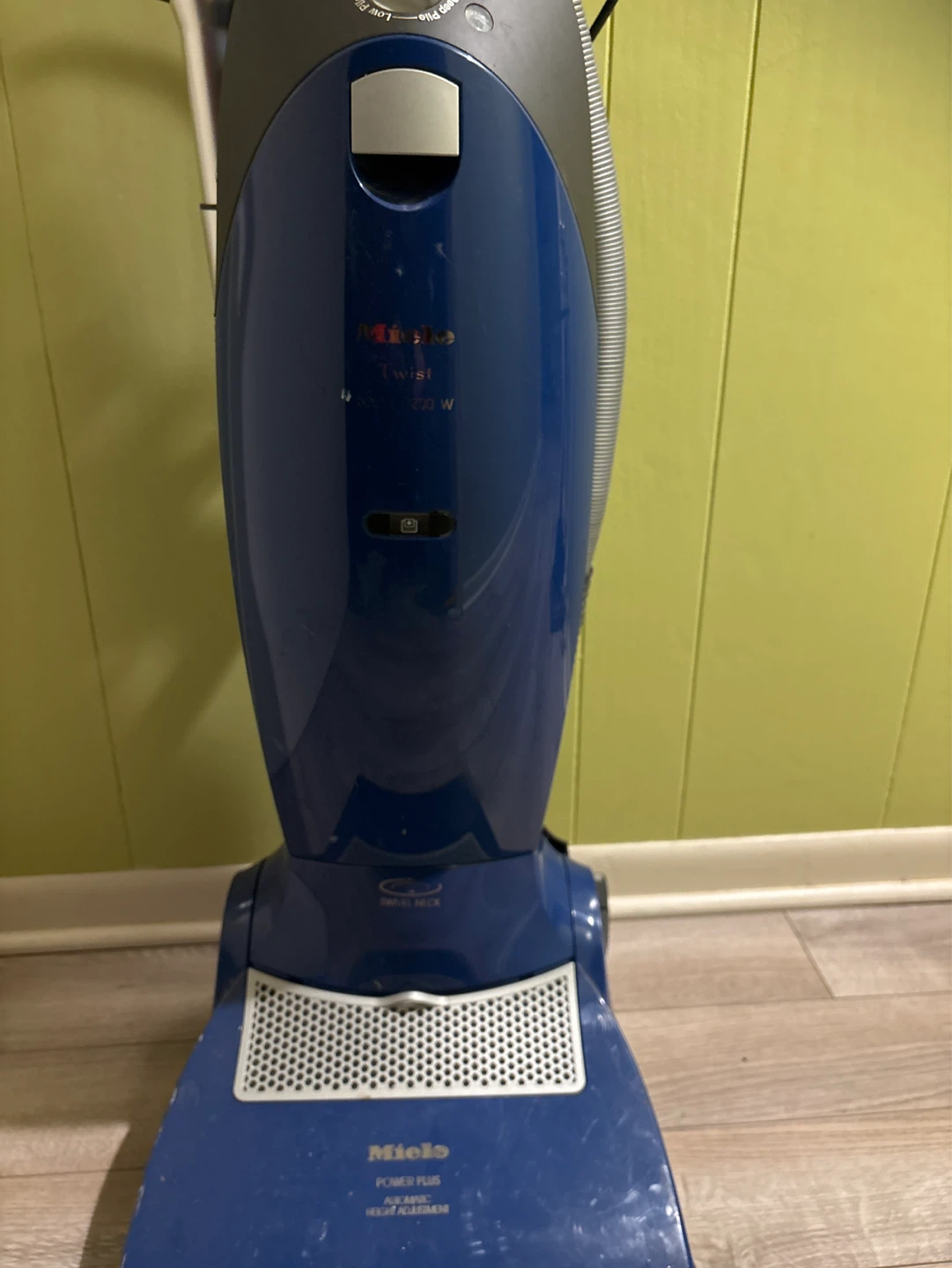 Miele Power Plus Twist Vacuum Cleaner