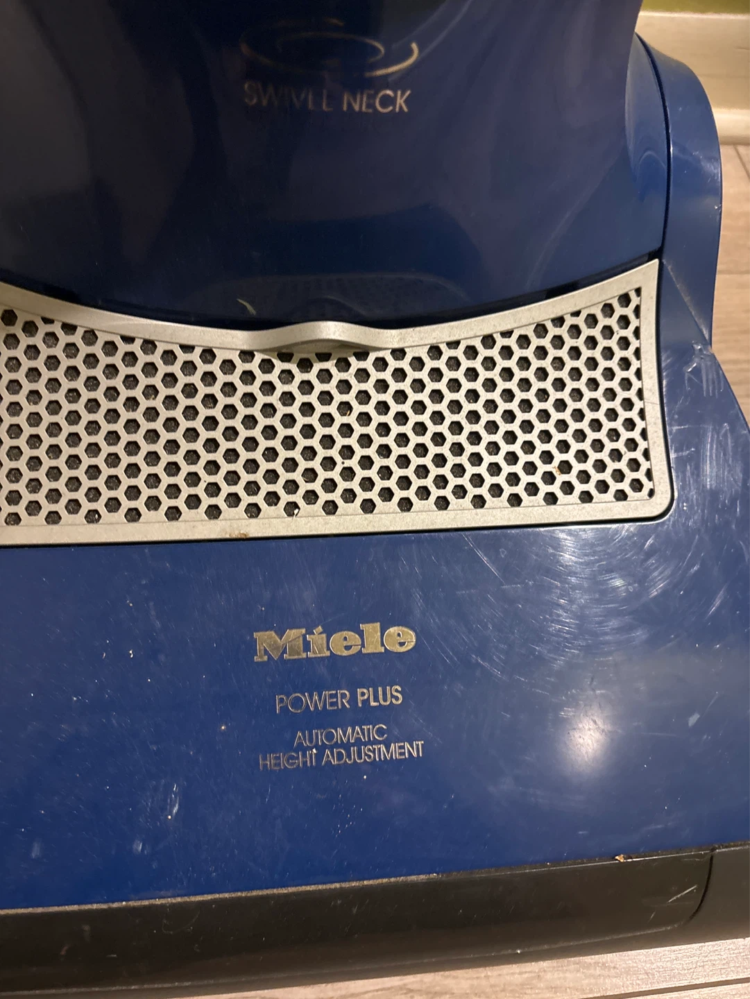 Miele Power Plus Twist Vacuum Cleaner - photo 2