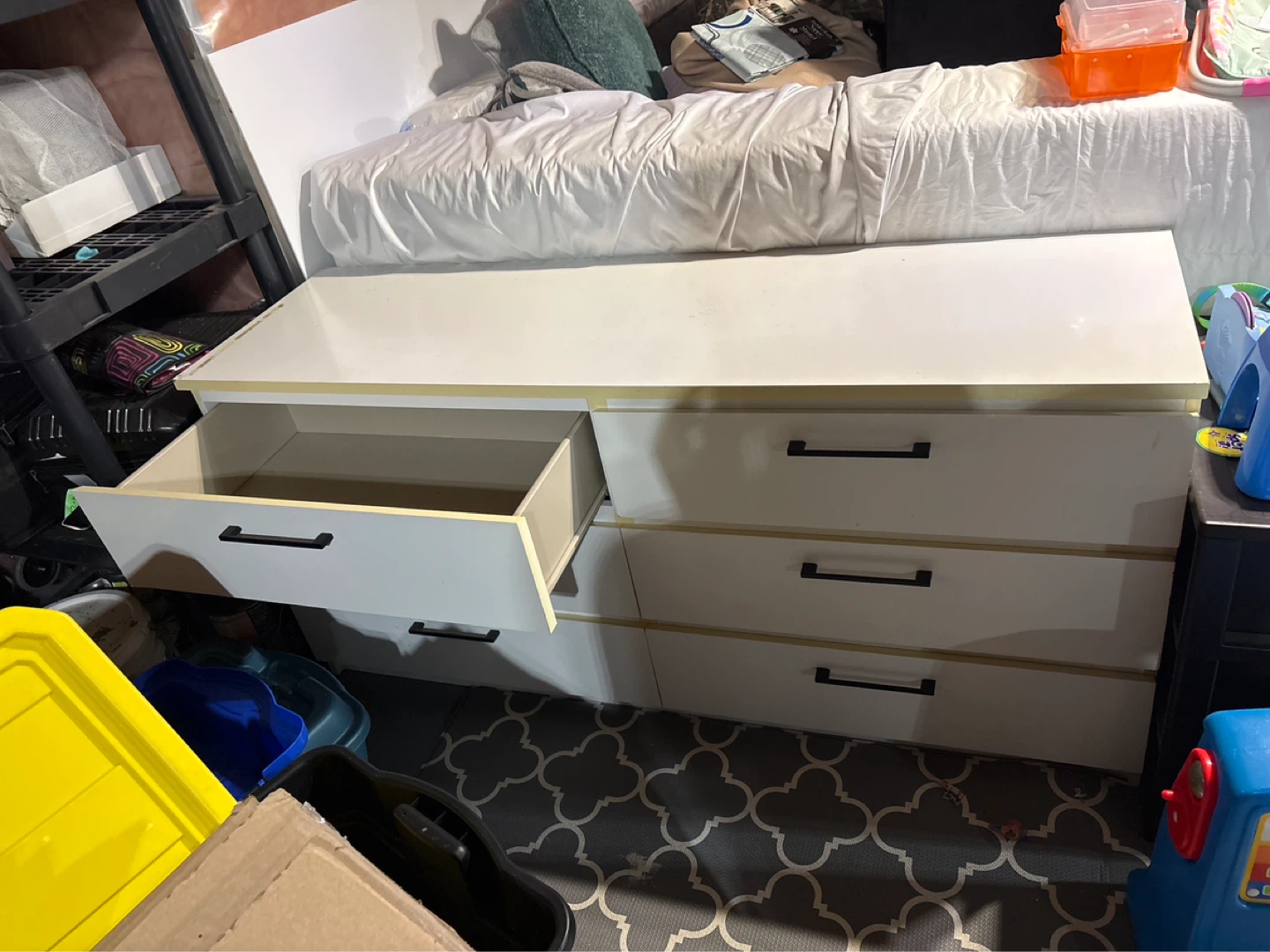 White 6-Drawer Dresser
