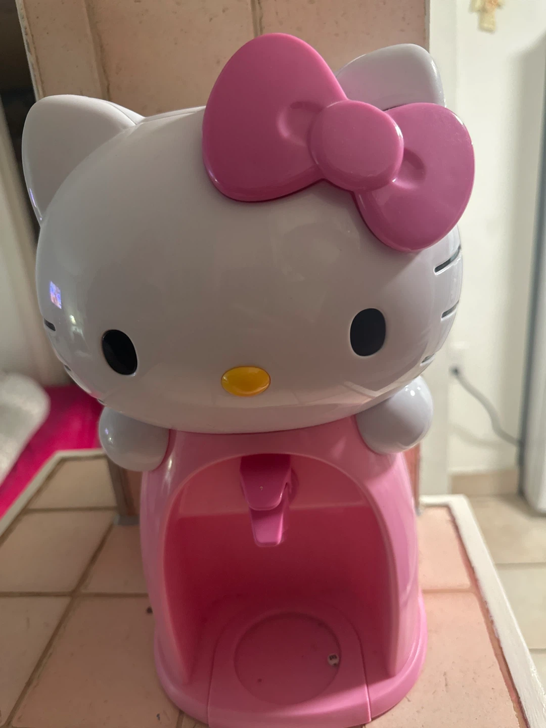 Hello Kitty Pink & White Dispenser