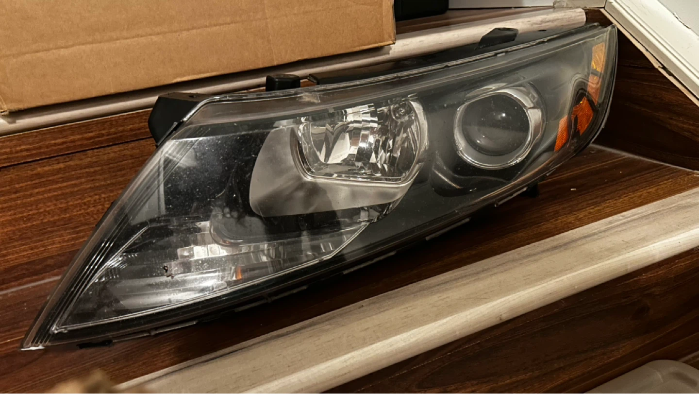 2011 - 2014 Kia optima Headlight Assembly - photo 2