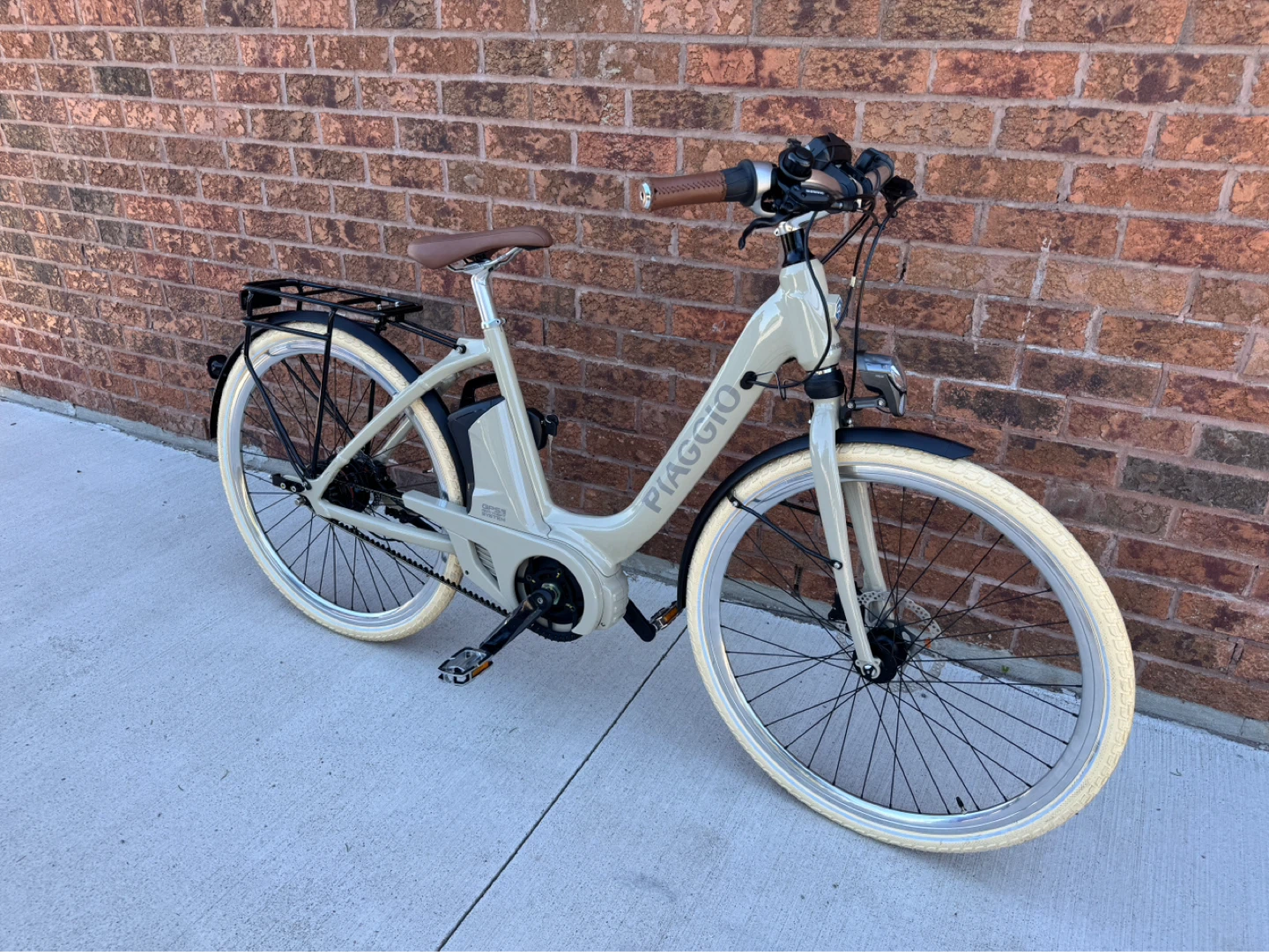 Brand NEW Piaggio Electric Bicycle - Made in Italy - photo 5