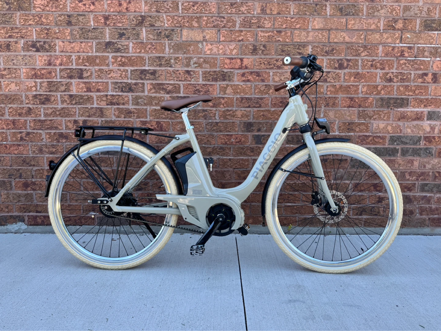 Brand NEW Piaggio Electric Bicycle - Made in Italy