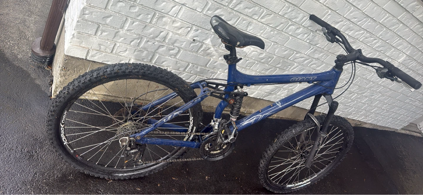 Giant Full Suspension Mountain Bike - photo 3