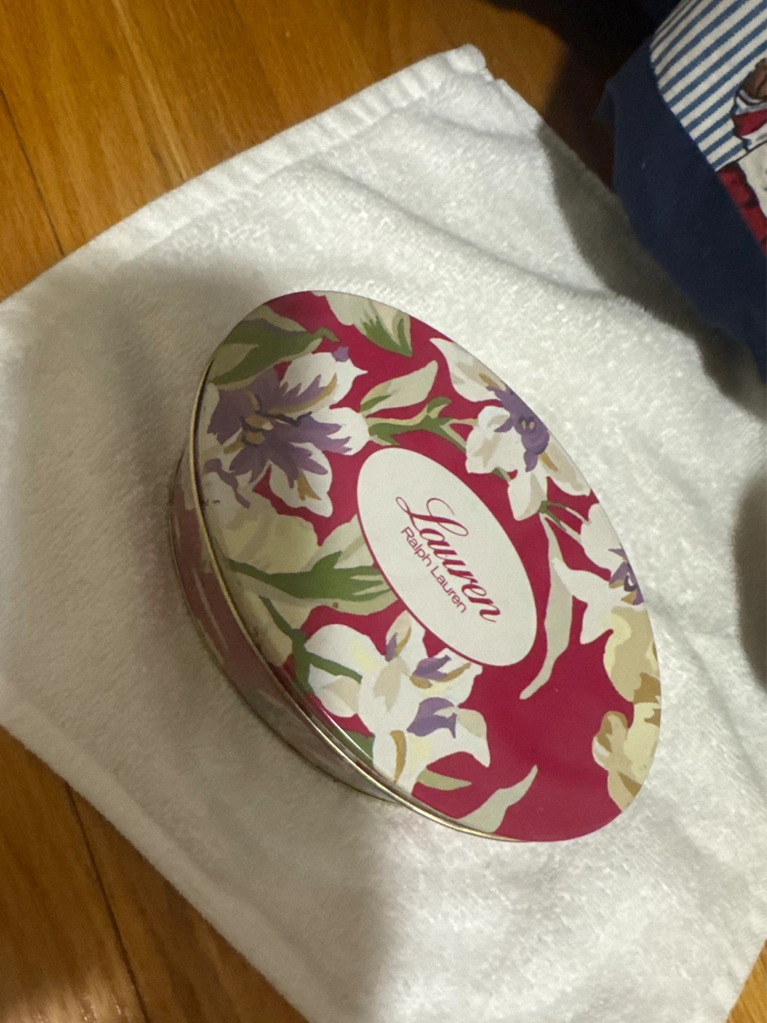 Vintage Ralph Lauren tin in GREAT CONDITION