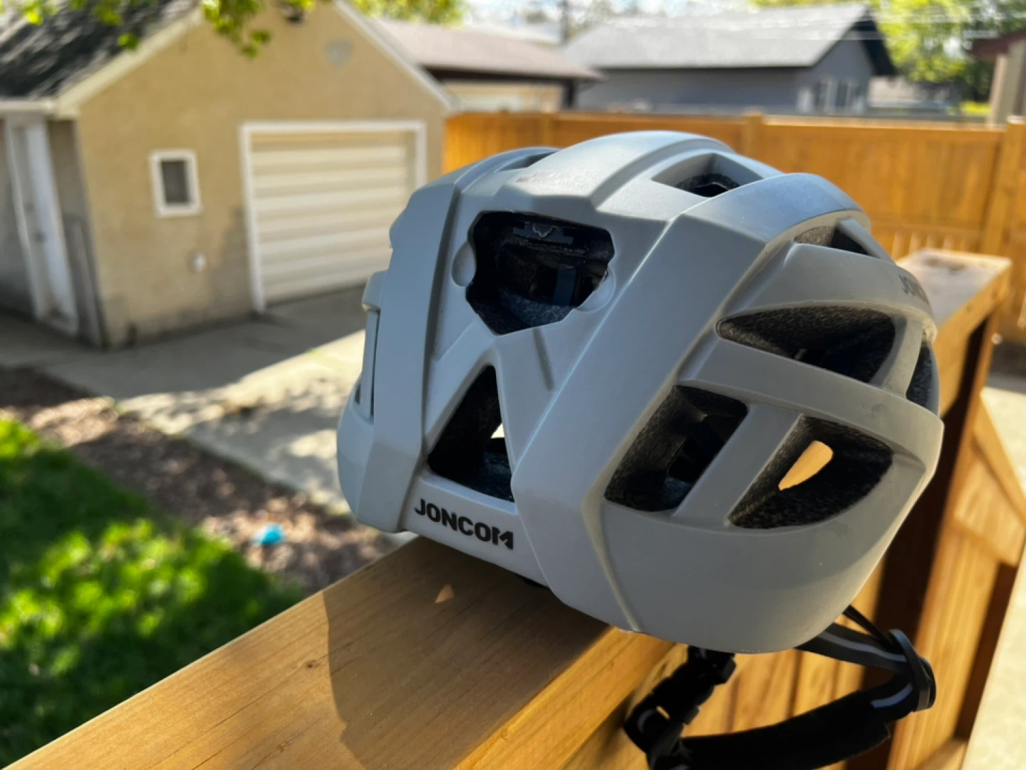 Bike Helmet Size L – Excellent Condition - photo 2