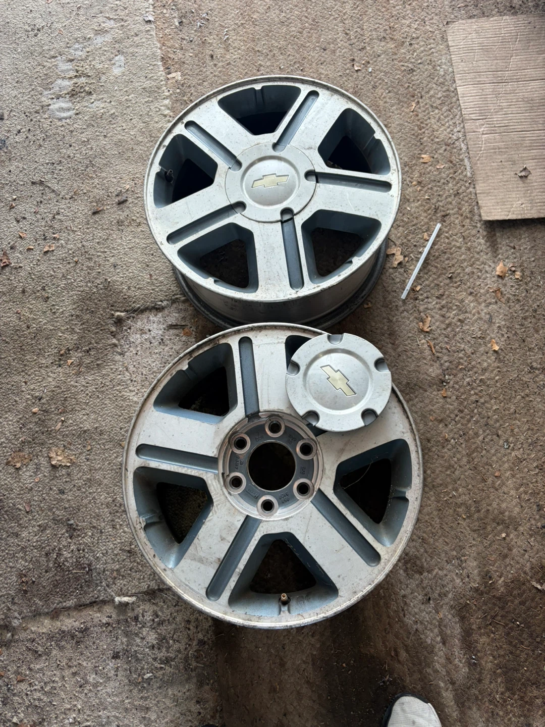 2 Chevrolet Alloy Wheels