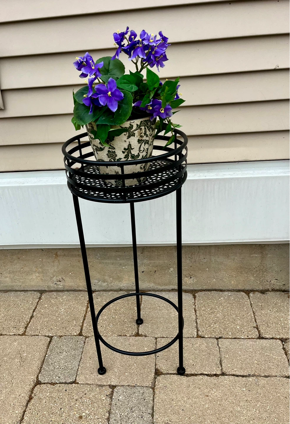 CUTE BLACK FLOWER/PLANT STAND