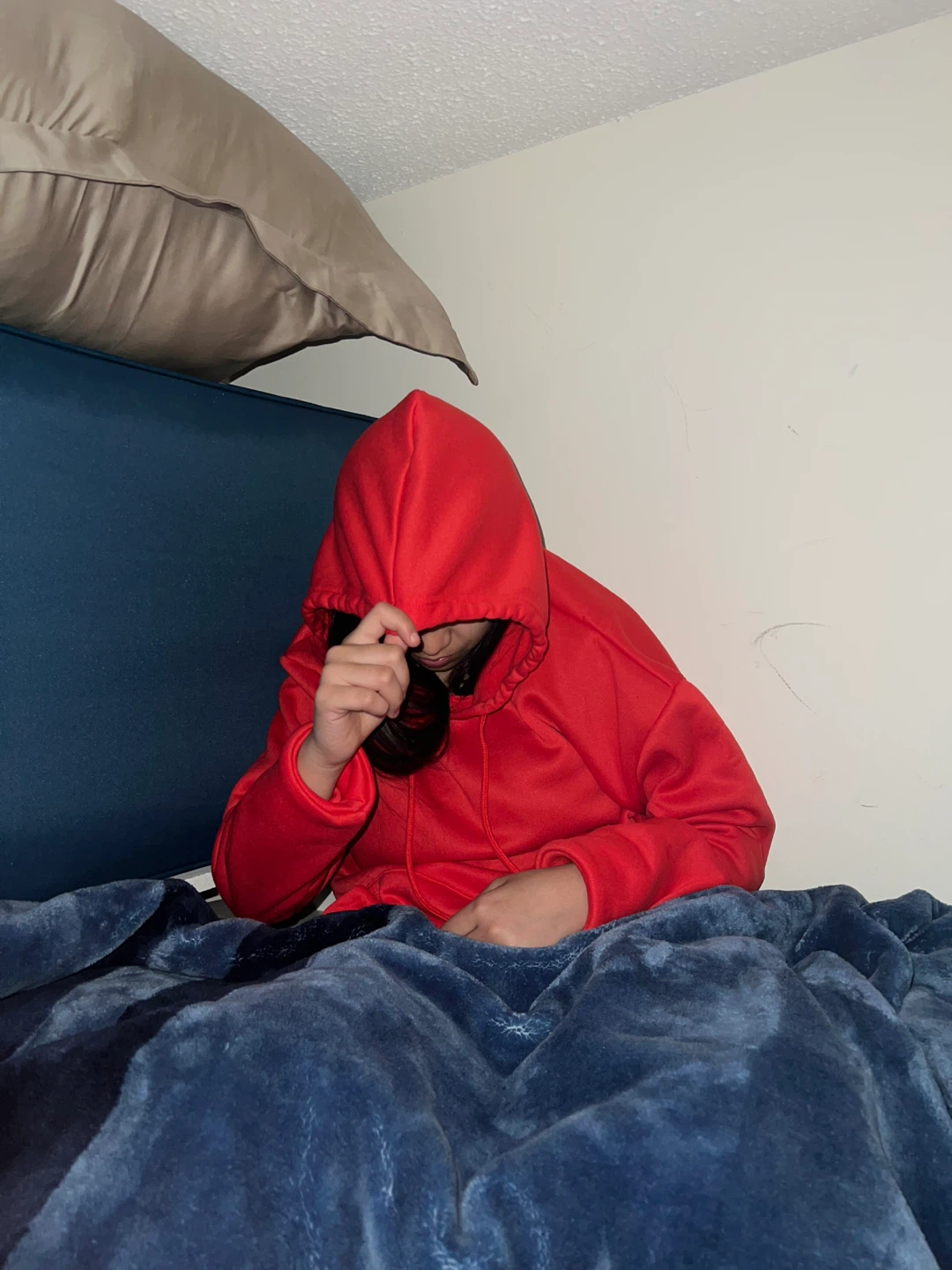 Red Hoodie - photo 2