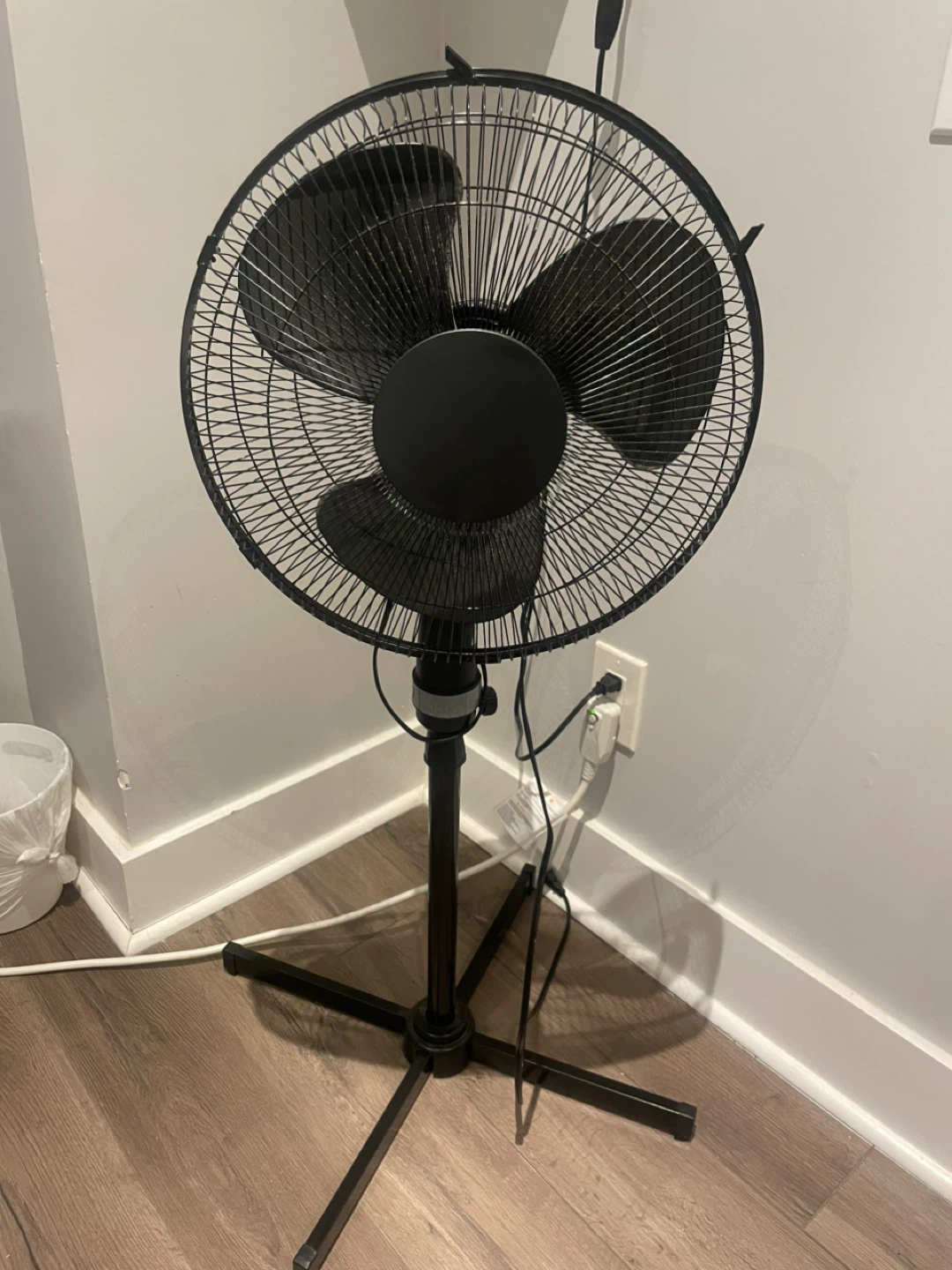 Walmart Mainstays 16 Black Standing Fan