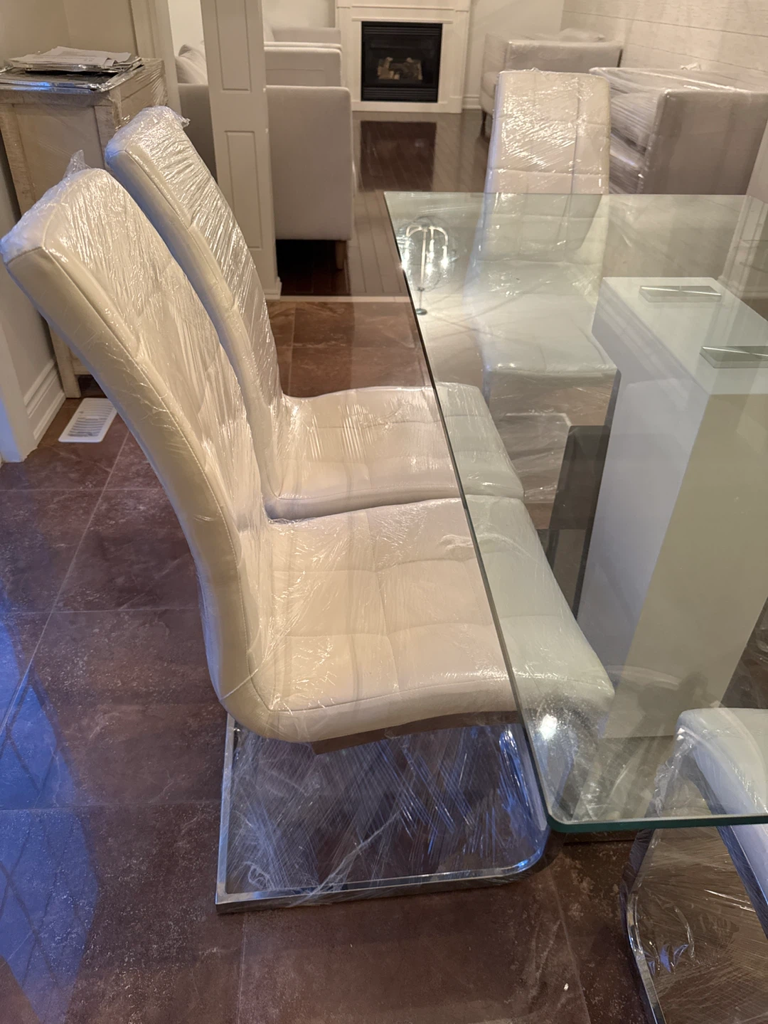 Glass Dining Table with 6 White Faux Leather Chairs - photo 3