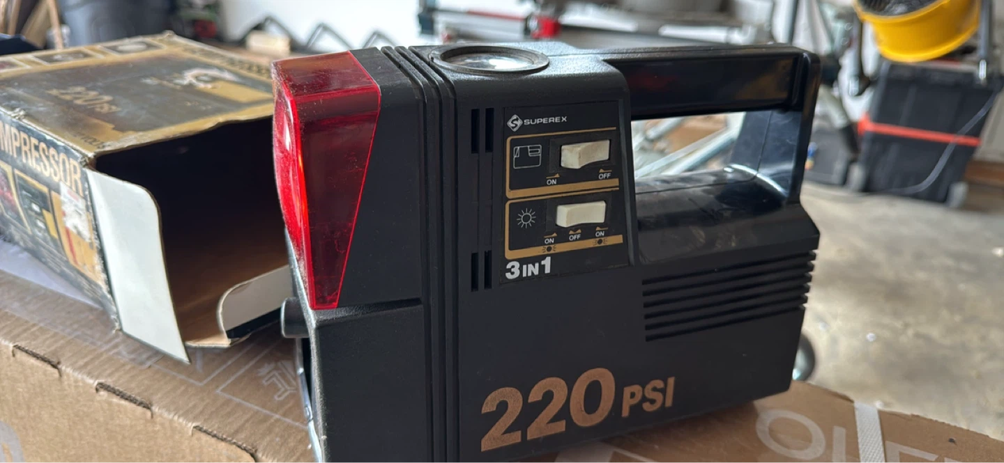 Superex 3-in-1 Air Compressor with Light - photo 2