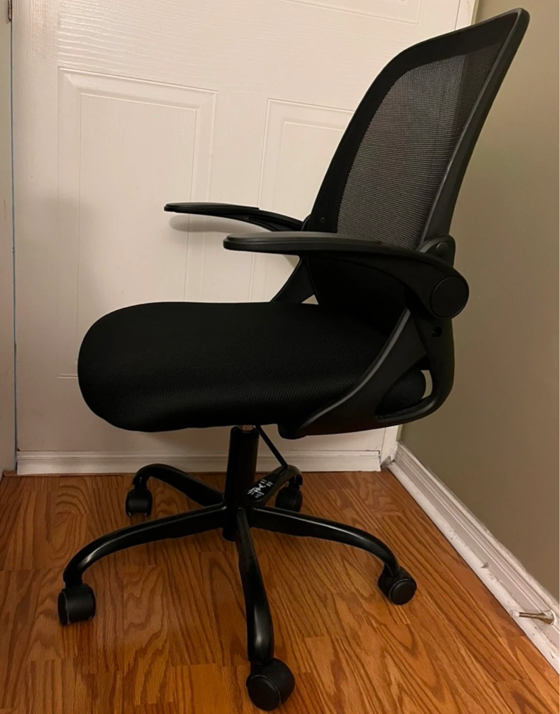 Ergonomic Mesh Office Chair - photo 3
