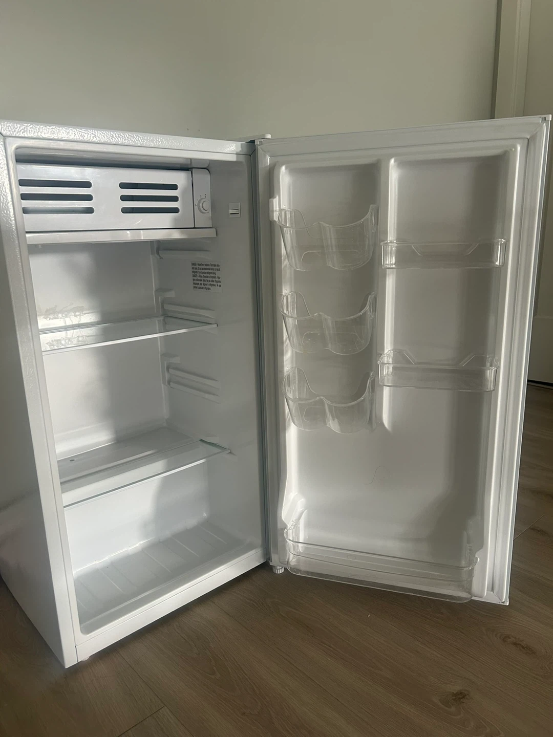 Frigidaire white eraser board mini fridge - photo 2