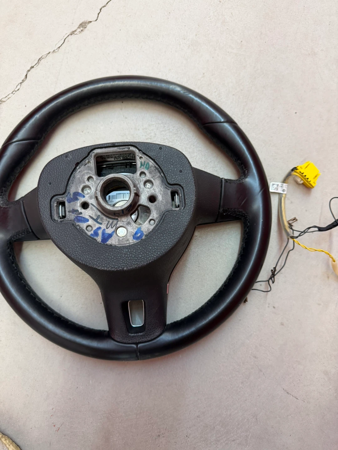 Volkswagen Steering Wheel with Airbag - photo 2