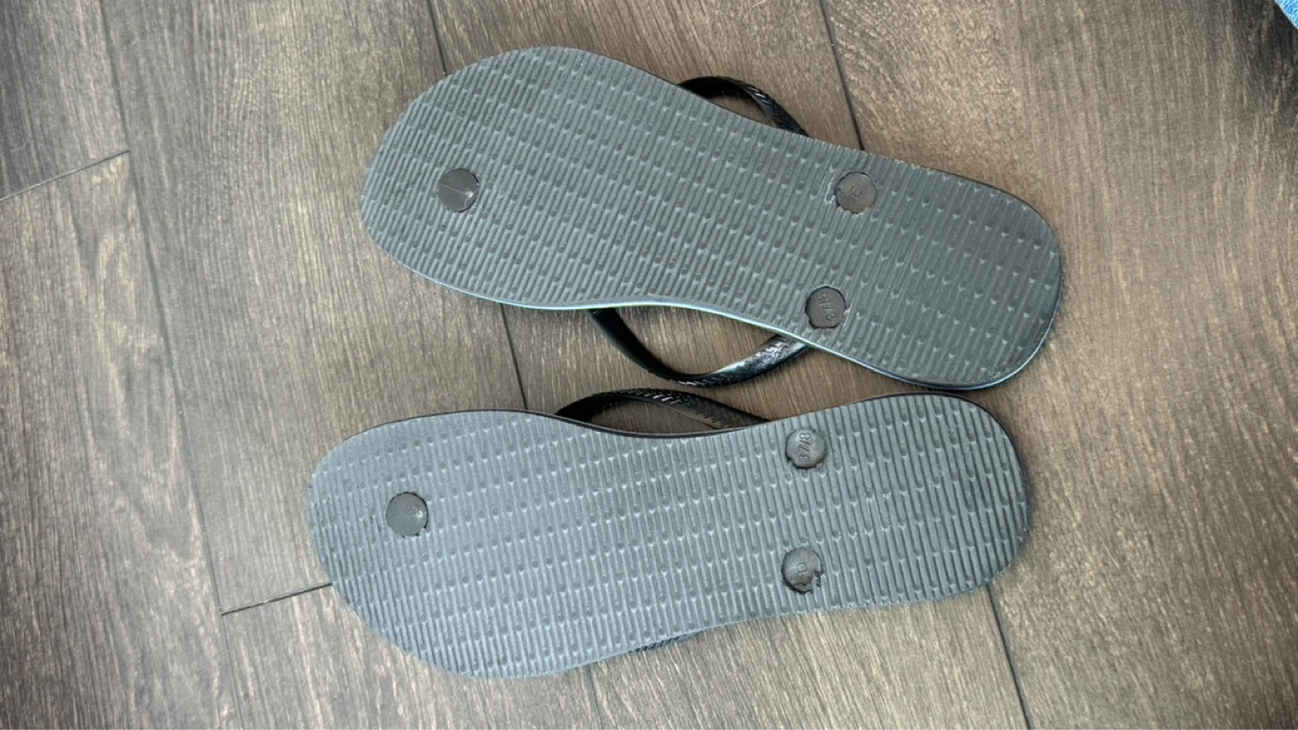 Havaianas Black Flip Flops - Women's Size 7/8 (EUR 39/40) - photo 3