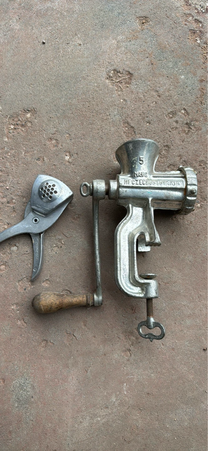 Vintage Meat Grinder and Juicer - Made in Czechoslovakia - photo 2