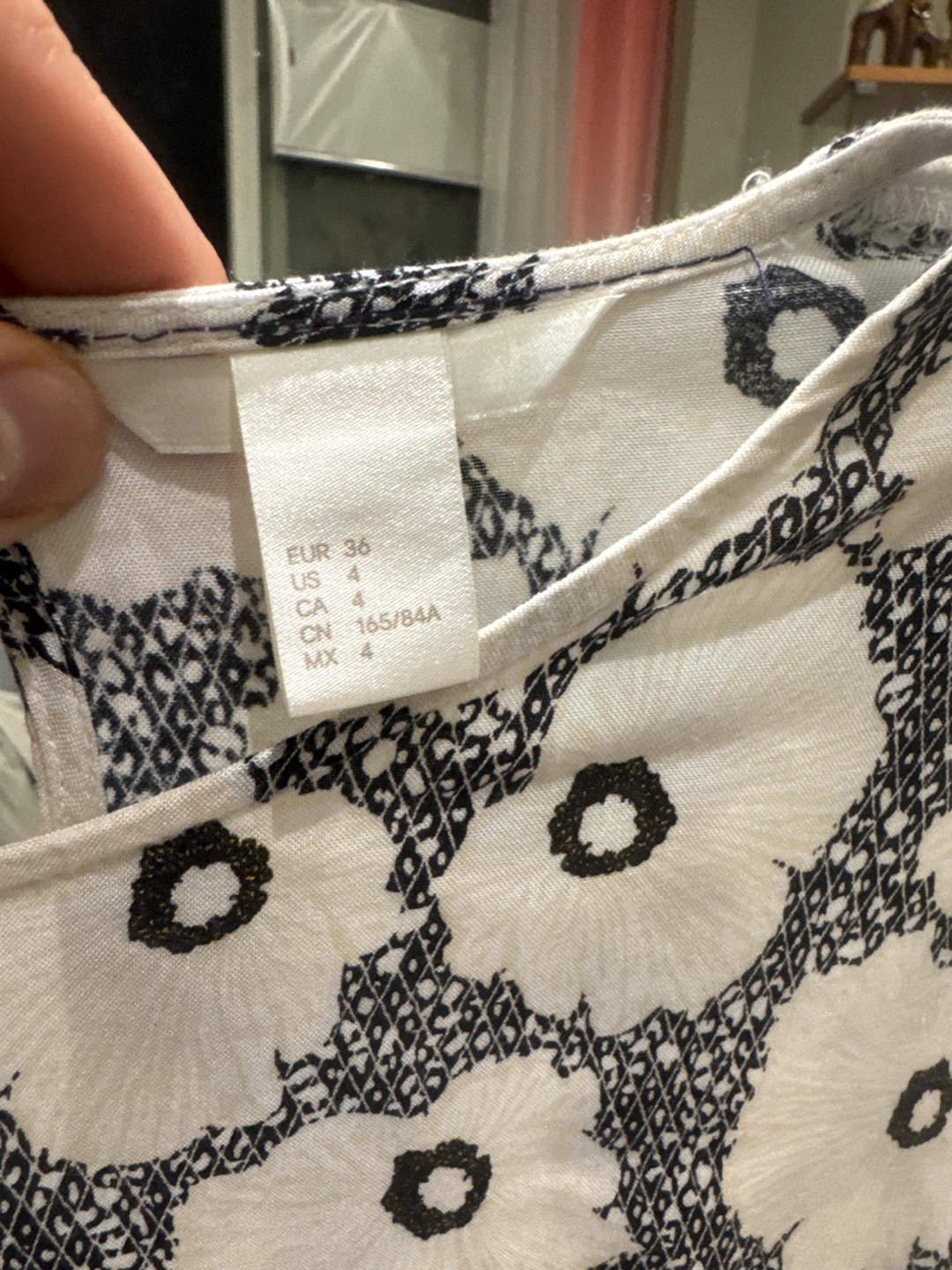 H&M Women's White Floral Print Long Sleeve Top - Size US 4 - photo 2
