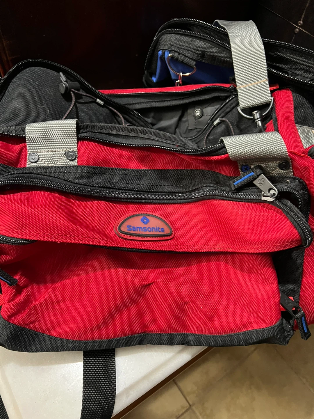 Samsonite Red & Black Travel Bag - photo 2