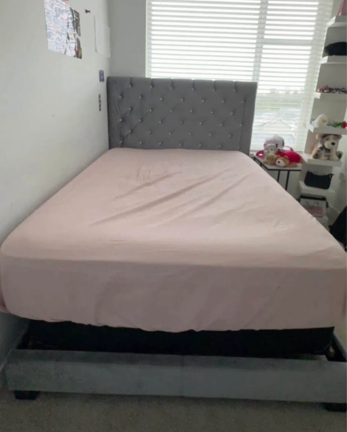 Grey Velvet Tufted Headboard Bed Frame - photo 3