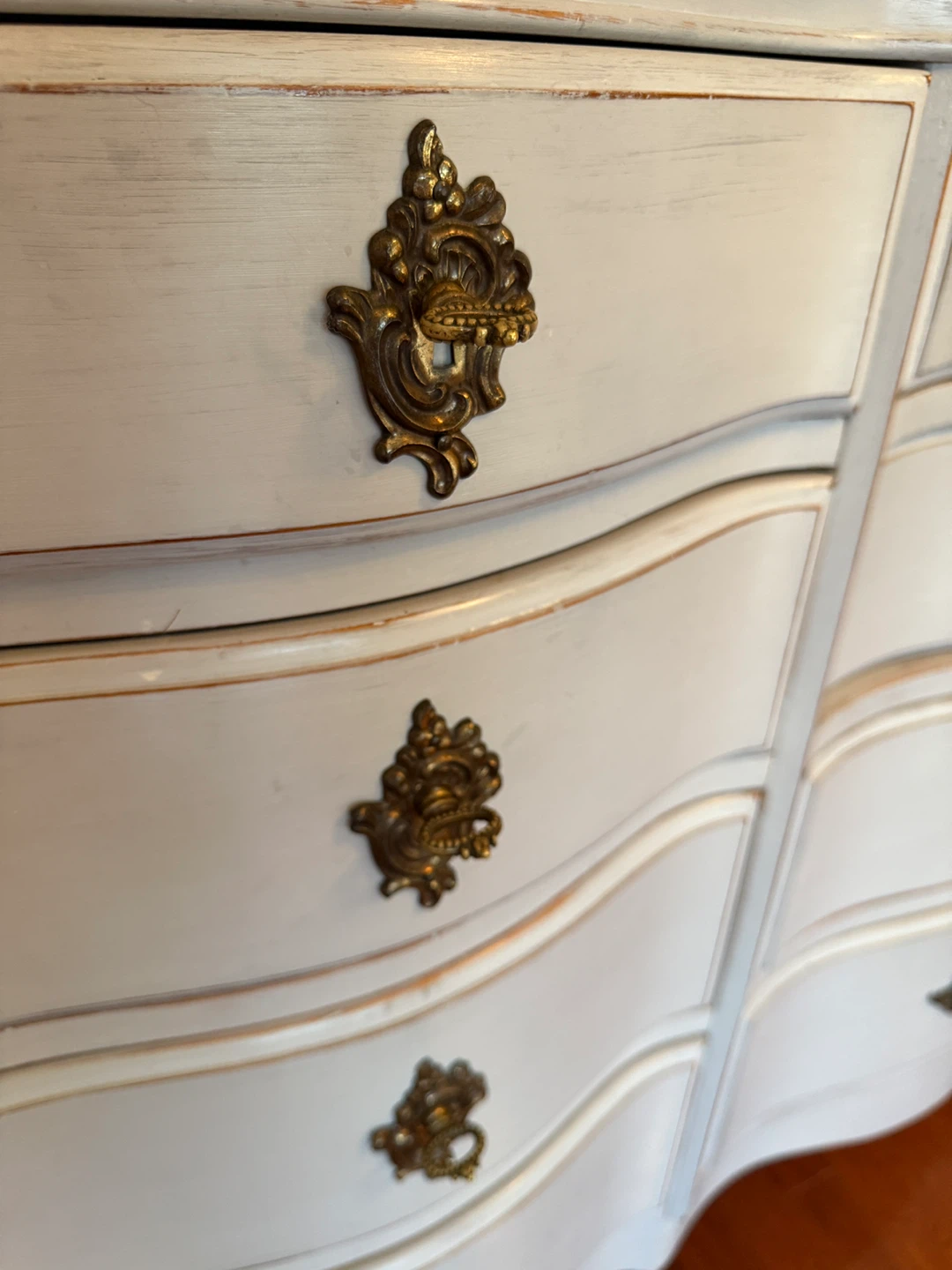 Vintage French Provincial Dresser with Mirror - photo 5