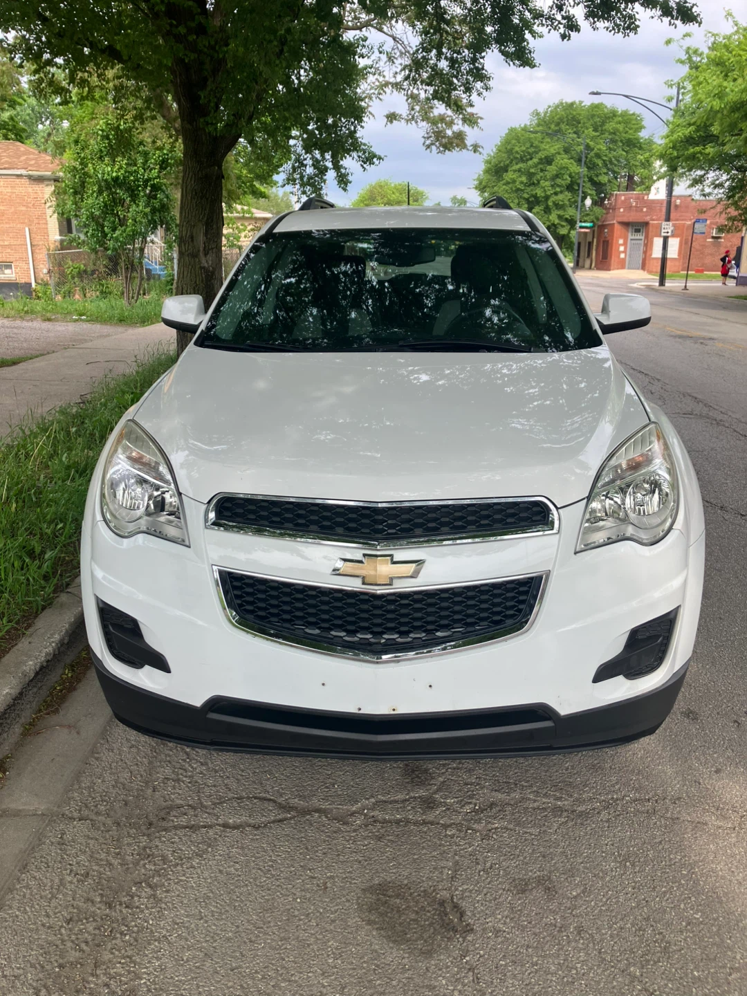 White Chevrolet Equinox LT SUV