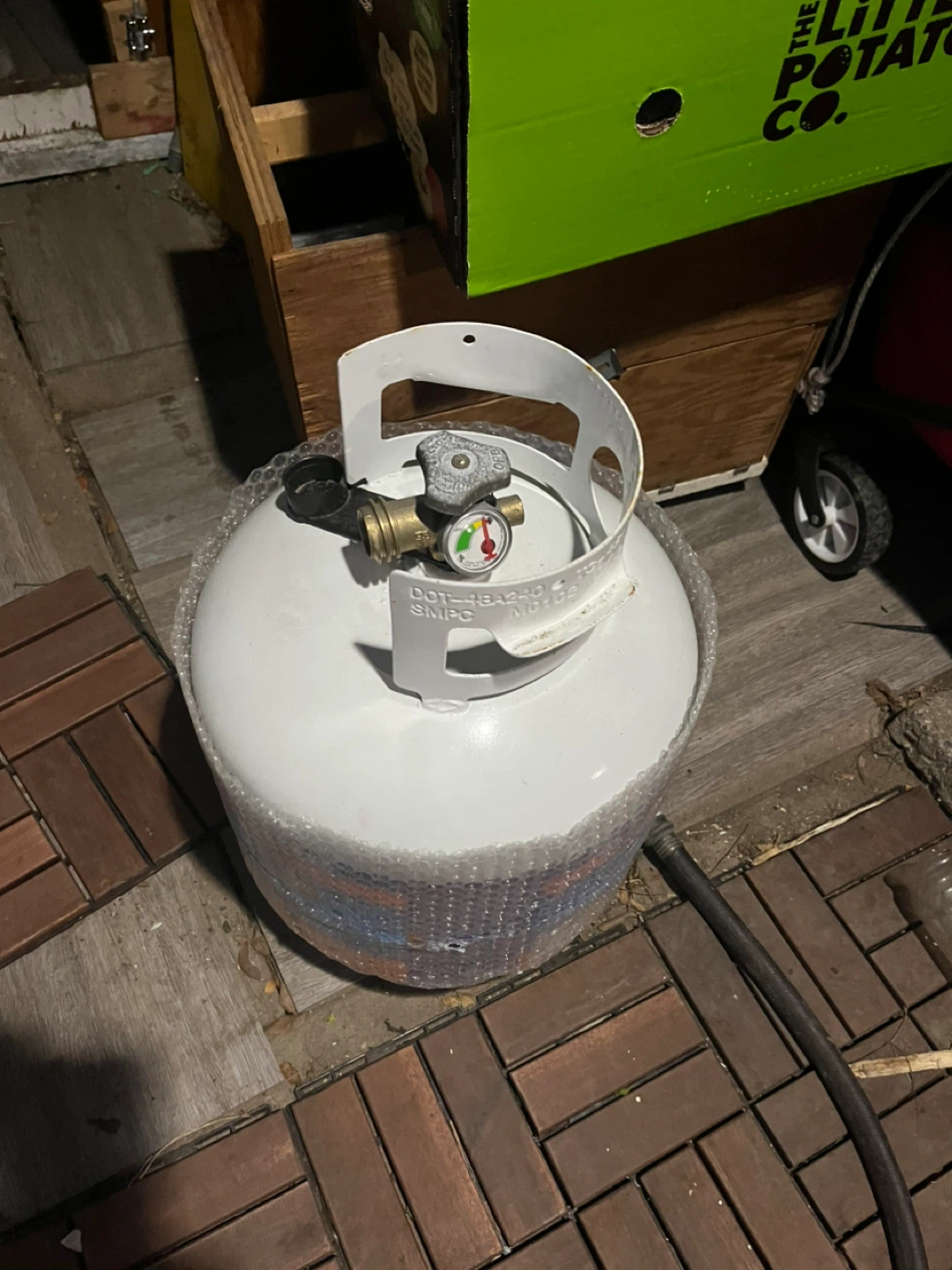 Propane cylinder 20 lbs - photo 2