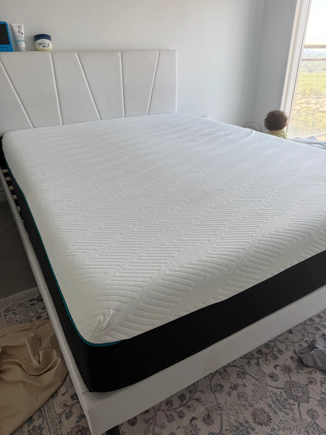 Structube White Queen-size bed with mattress - photo 2